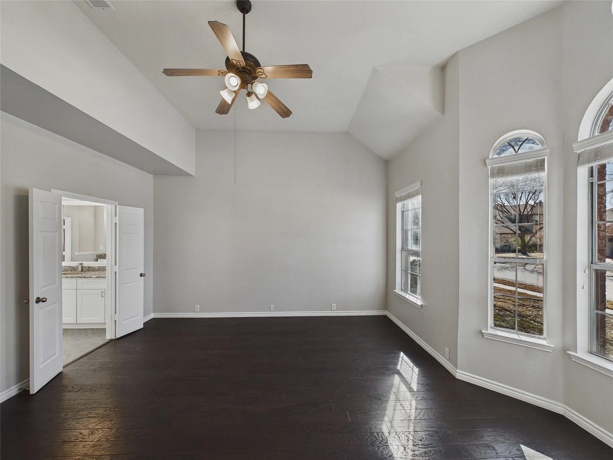 Single Family Residence For Sale in Denton County , 11672 Cape Royal Lane, Frisco, Texas 75033, 5 Bedroom, 4 Bathroom, 2 Garage spaces, 3,641 Sqft, built in 2002, mls#21316434, Real Estate Agent in Frisco, Homes For Sale in Denton county, Homes For Sale in Frisco, Realtor in Frisco Texas, Real Estate Brokerage Independent Realty Texas, Luminita Cordes Realtor