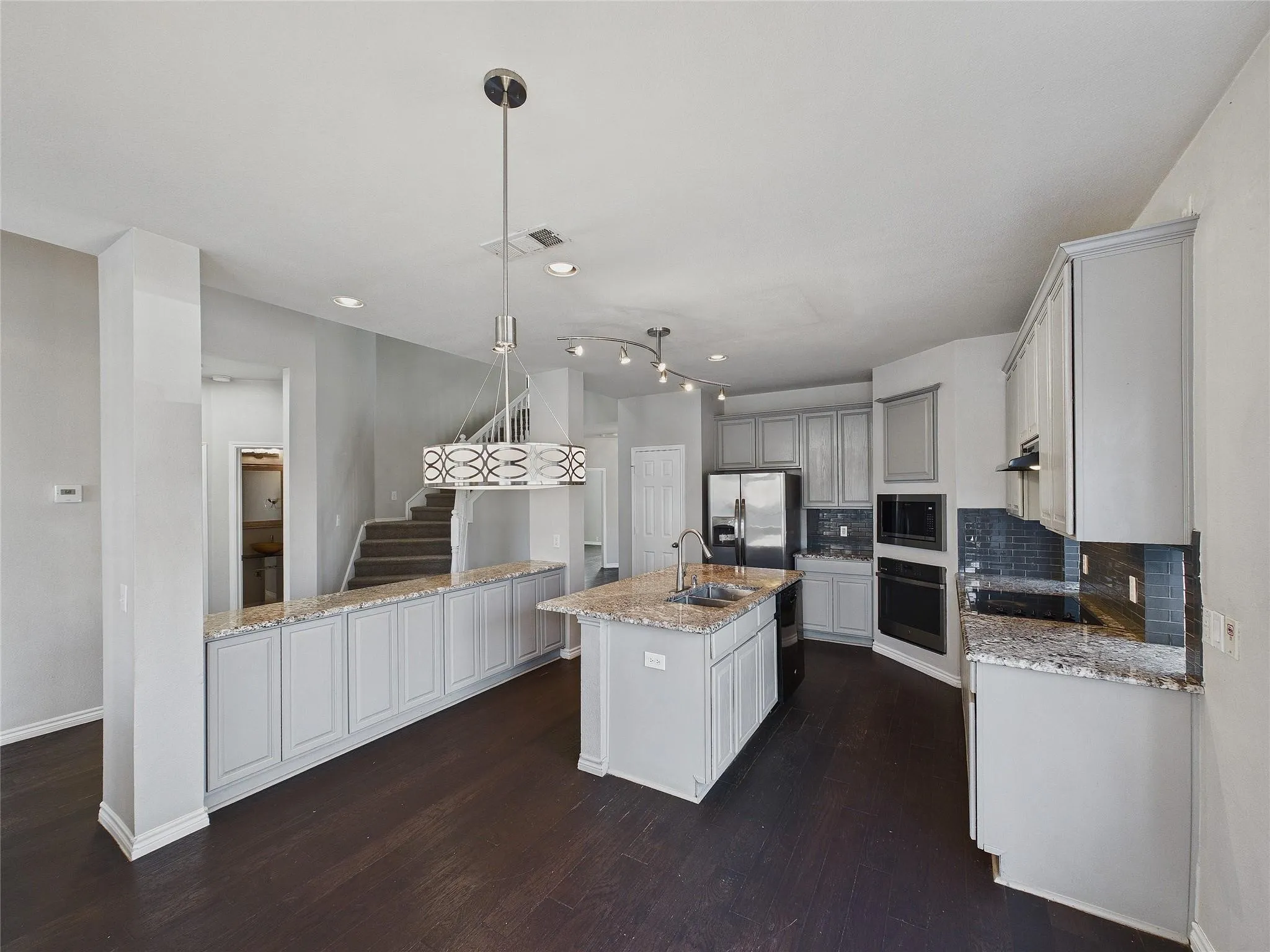Single Family Residence For Sale in Denton County , 11672 Cape Royal Lane, Frisco, Texas 75033, 5 Bedroom, 4 Bathroom, 2 Garage spaces, 3,641 Sqft, built in 2002, mls#21316434, Real Estate Agent in Frisco, Homes For Sale in Denton county, Homes For Sale in Frisco, Realtor in Frisco Texas, Real Estate Brokerage Independent Realty Texas, Luminita Cordes Realtor