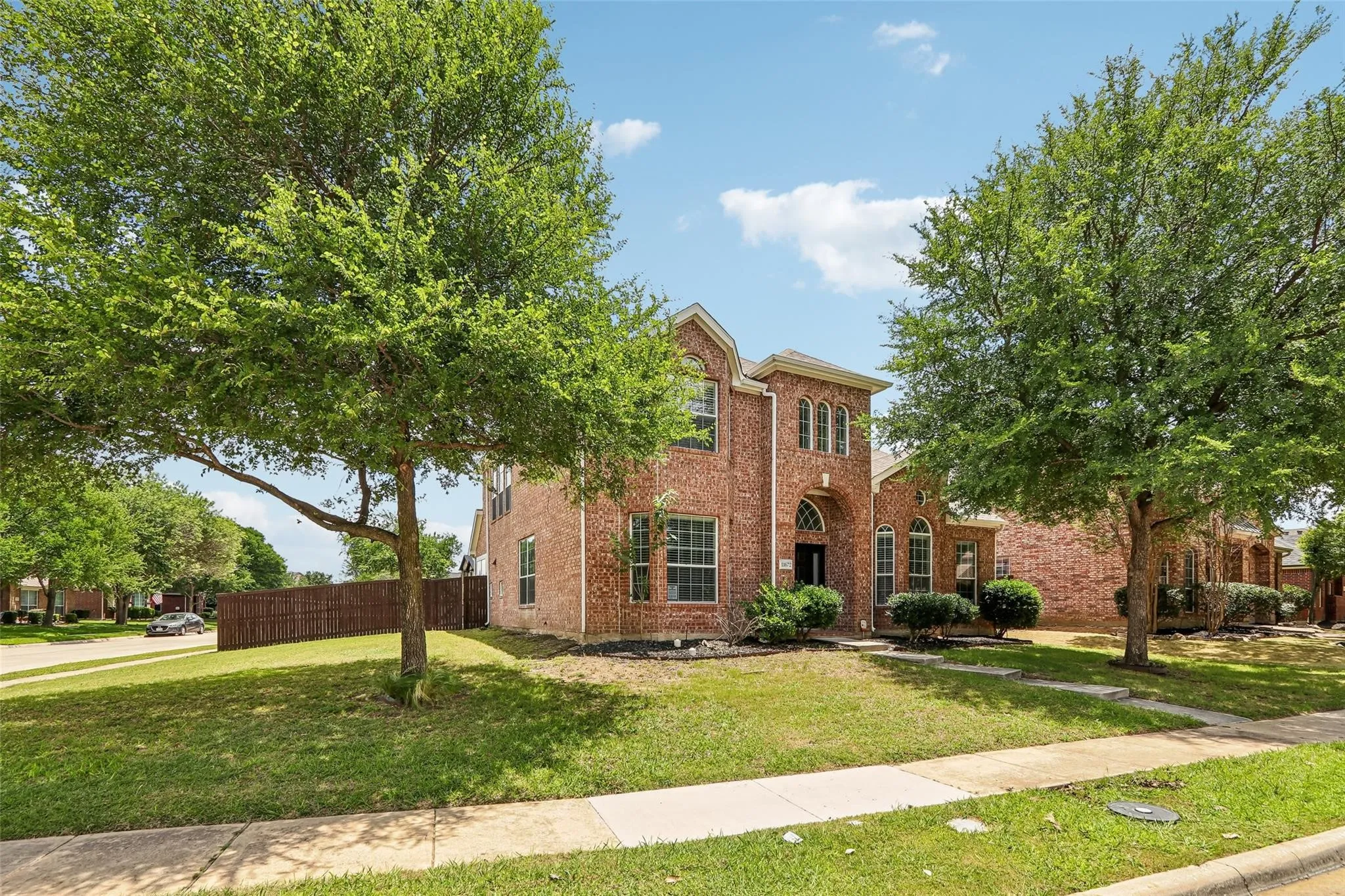 Single Family Residence For Sale in Denton County , 11672 Cape Royal Lane, Frisco, Texas 75033, 5 Bedroom, 4 Bathroom, 2 Garage spaces, 3,641 Sqft, built in 2002, mls#21316434, Real Estate Agent in Frisco, Homes For Sale in Denton county, Homes For Sale in Frisco, Realtor in Frisco Texas, Real Estate Brokerage Independent Realty Texas, Luminita Cordes Realtor