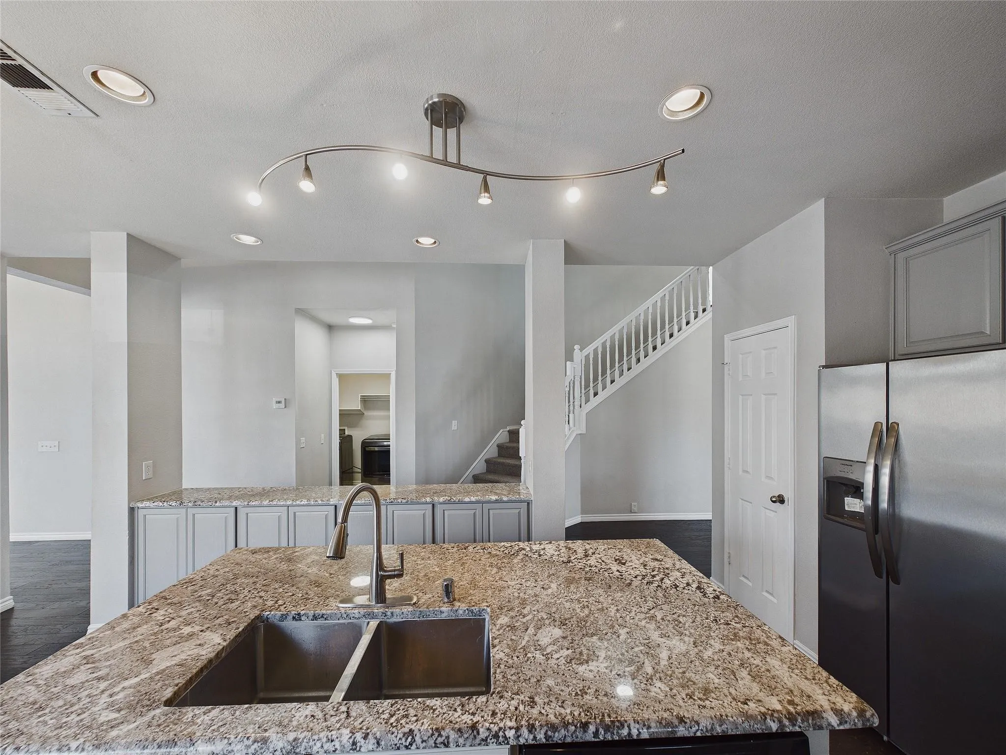 Single Family Residence For Sale in Denton County , 11672 Cape Royal Lane, Frisco, Texas 75033, 5 Bedroom, 4 Bathroom, 2 Garage spaces, 3,641 Sqft, built in 2002, mls#21316434, Real Estate Agent in Frisco, Homes For Sale in Denton county, Homes For Sale in Frisco, Realtor in Frisco Texas, Real Estate Brokerage Independent Realty Texas, Luminita Cordes Realtor