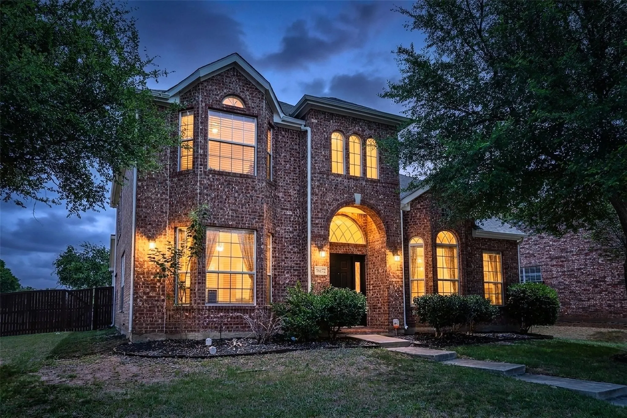 Single Family Residence For Sale in Denton County , 11672 Cape Royal Lane, Frisco, Texas 75033, 5 Bedroom, 4 Bathroom, 2 Garage spaces, 3,641 Sqft, built in 2002, mls#21316434, Real Estate Agent in Frisco, Homes For Sale in Denton county, Homes For Sale in Frisco, Realtor in Frisco Texas, Real Estate Brokerage Independent Realty Texas, Luminita Cordes Realtor