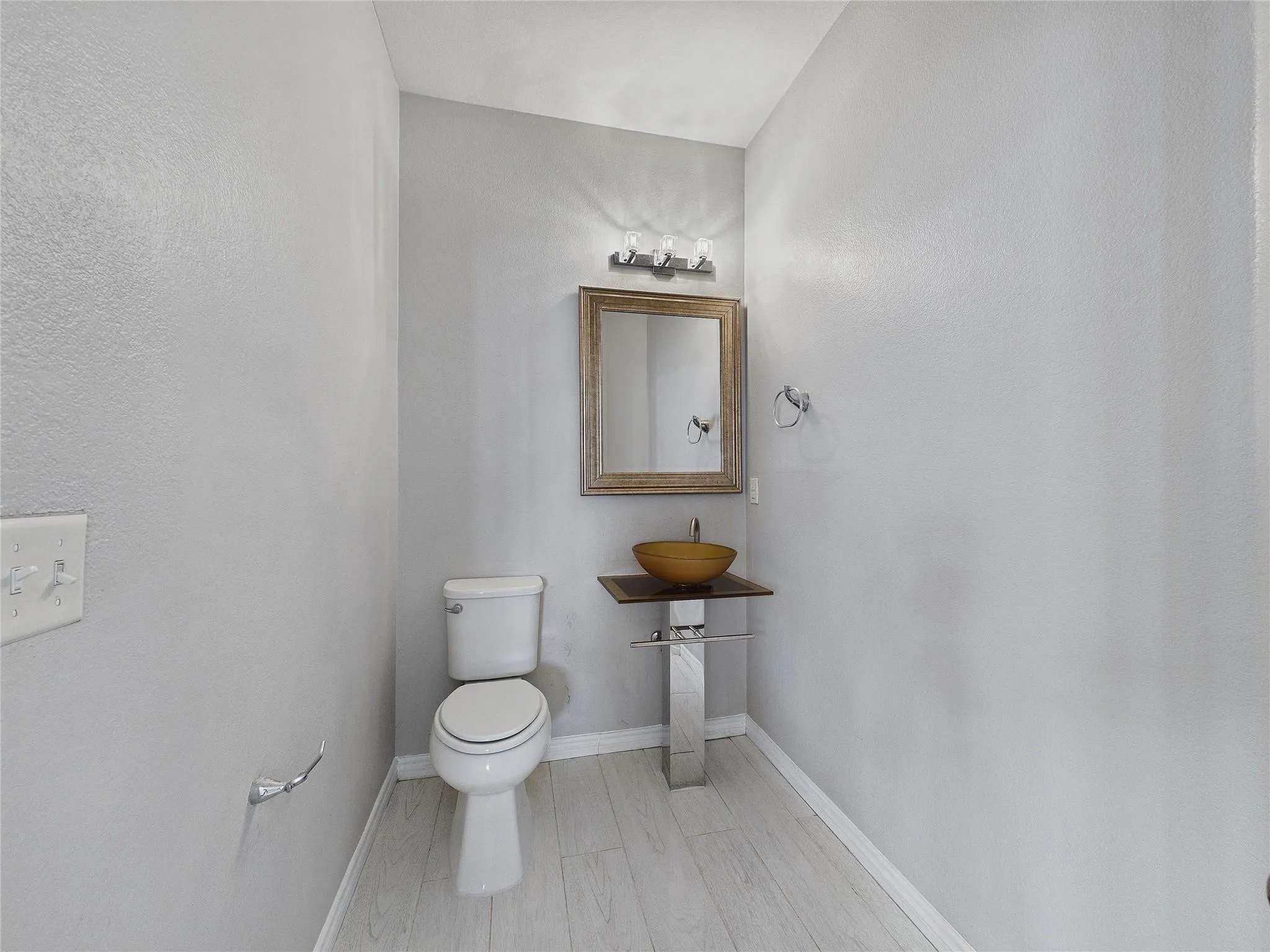 Single Family Residence For Sale in Denton County , 11672 Cape Royal Lane, Frisco, Texas 75033, 5 Bedroom, 4 Bathroom, 2 Garage spaces, 3,641 Sqft, built in 2002, mls#21316434, Real Estate Agent in Frisco, Homes For Sale in Denton county, Homes For Sale in Frisco, Realtor in Frisco Texas, Real Estate Brokerage Independent Realty Texas, Luminita Cordes Realtor