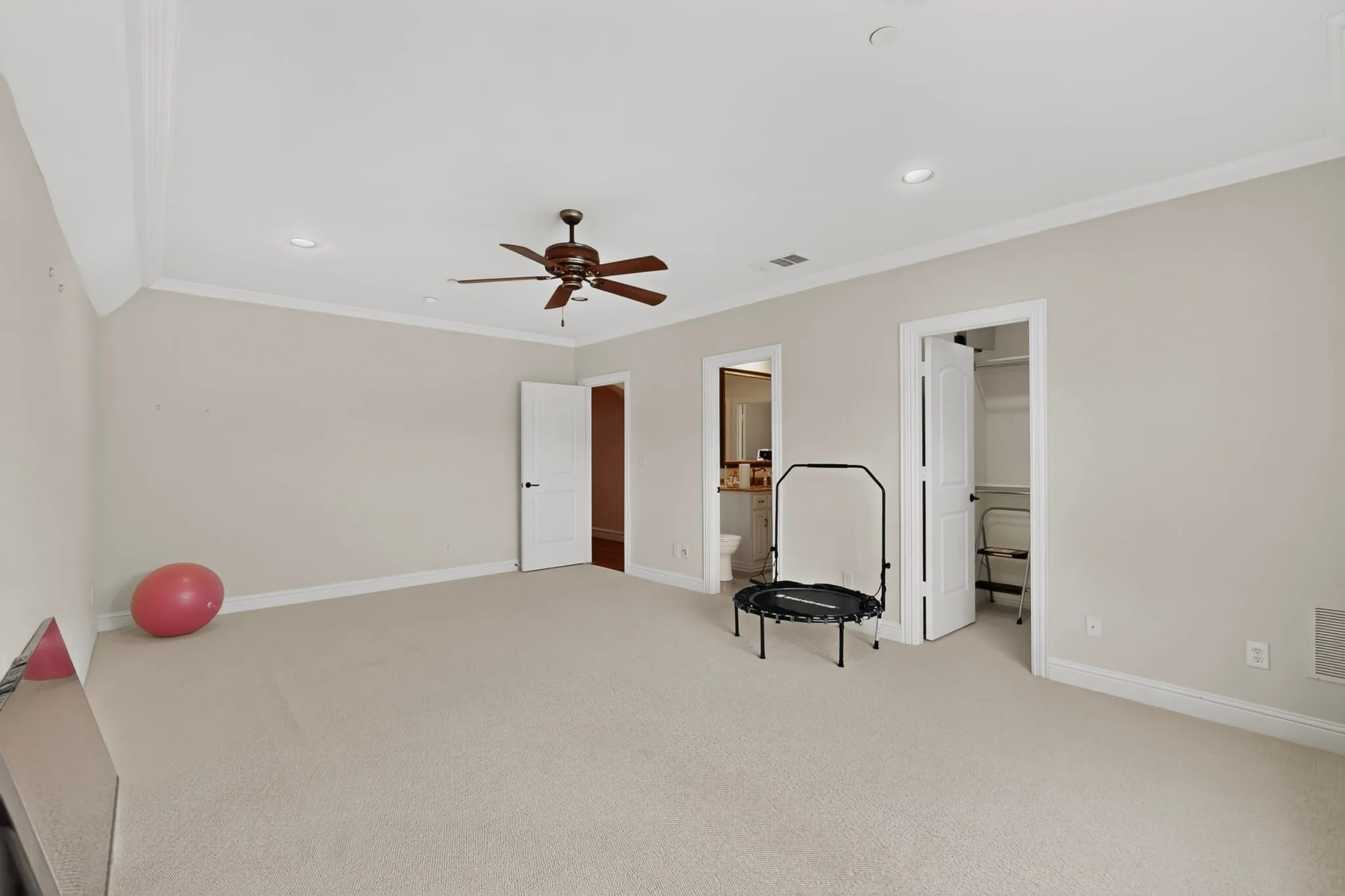Single Family Residence For Sale in Collin County , 5920 Burgandy Street, Plano, Texas 75093, 4 Bedroom, 4 Bathroom, 2 Garage spaces, 4,027 Sqft, built in 2007, mls#21301530, Real Estate Agent in Plano, Homes For Sale in Collin county, Homes For Sale in Plano, Realtor in Plano Texas, Real Estate Brokerage Independent Realty Texas, Luminita Cordes Realtor