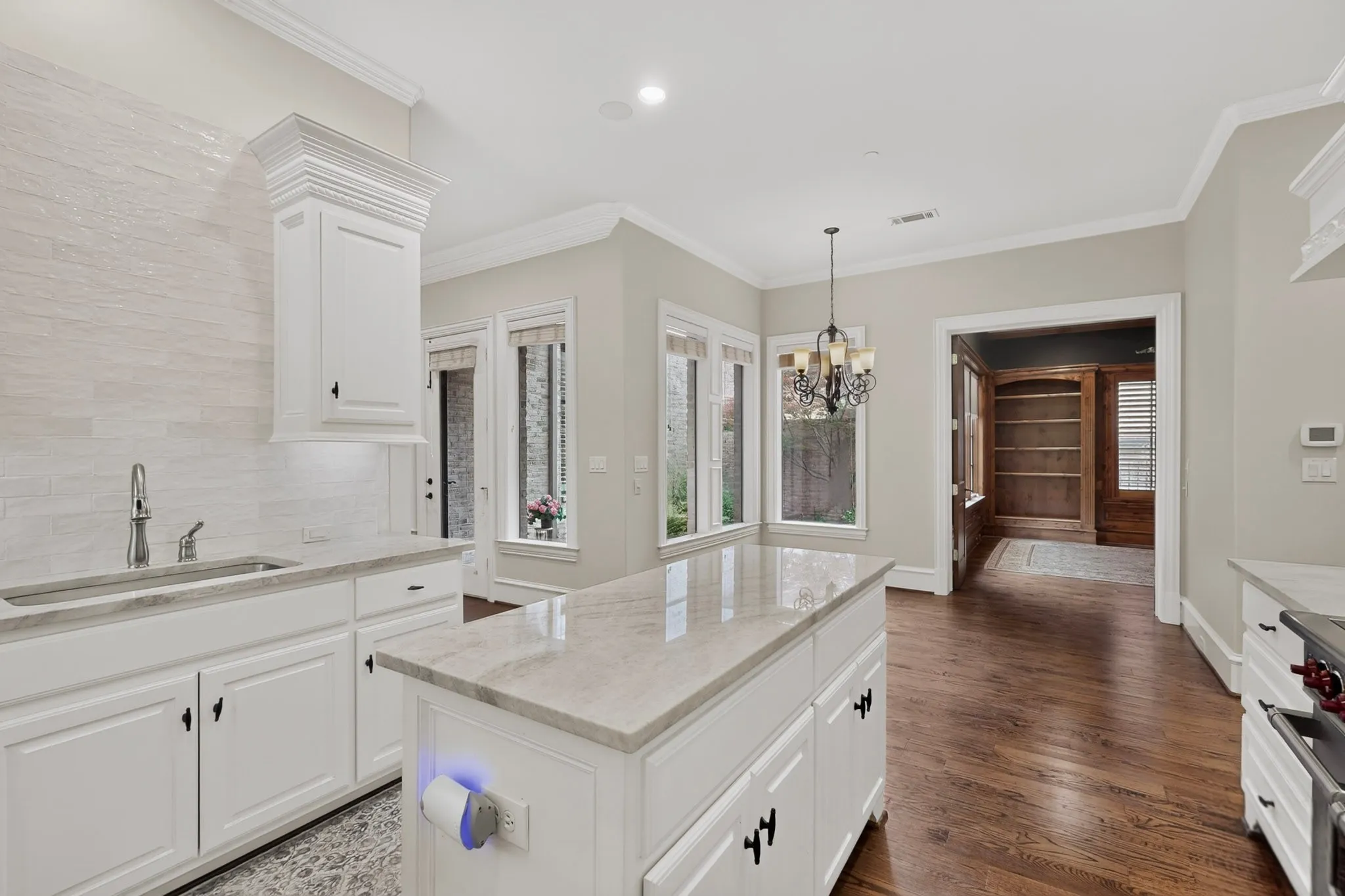 Single Family Residence For Sale in Collin County , 5920 Burgandy Street, Plano, Texas 75093, 4 Bedroom, 4 Bathroom, 2 Garage spaces, 4,027 Sqft, built in 2007, mls#21301530, Real Estate Agent in Plano, Homes For Sale in Collin county, Homes For Sale in Plano, Realtor in Plano Texas, Real Estate Brokerage Independent Realty Texas, Luminita Cordes Realtor