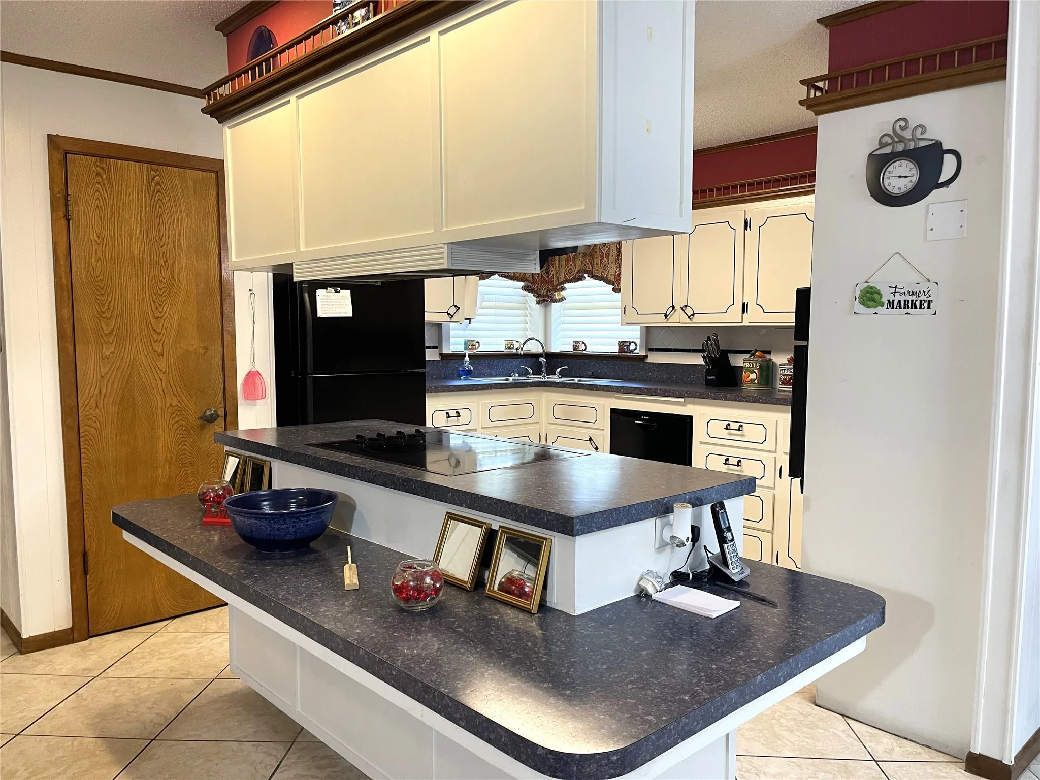 Single Family Residence For Sale in Freestone County , 403 N Hall Street, Fairfield, Texas 75840, 5 Bedrooms, 3 Bathrooms, 2 Garage spaces, 3,602 Sqft, built in 1975, Price $370,000, mls#21309375, Real Estate Agent in Fairfield, Homes For Sale in Freestone county, Homes For Sale in Fairfield, Realtor in Fairfield Texas, Real Estate Brokerage Independent Realty Texas, Luminita Cordes Realtor