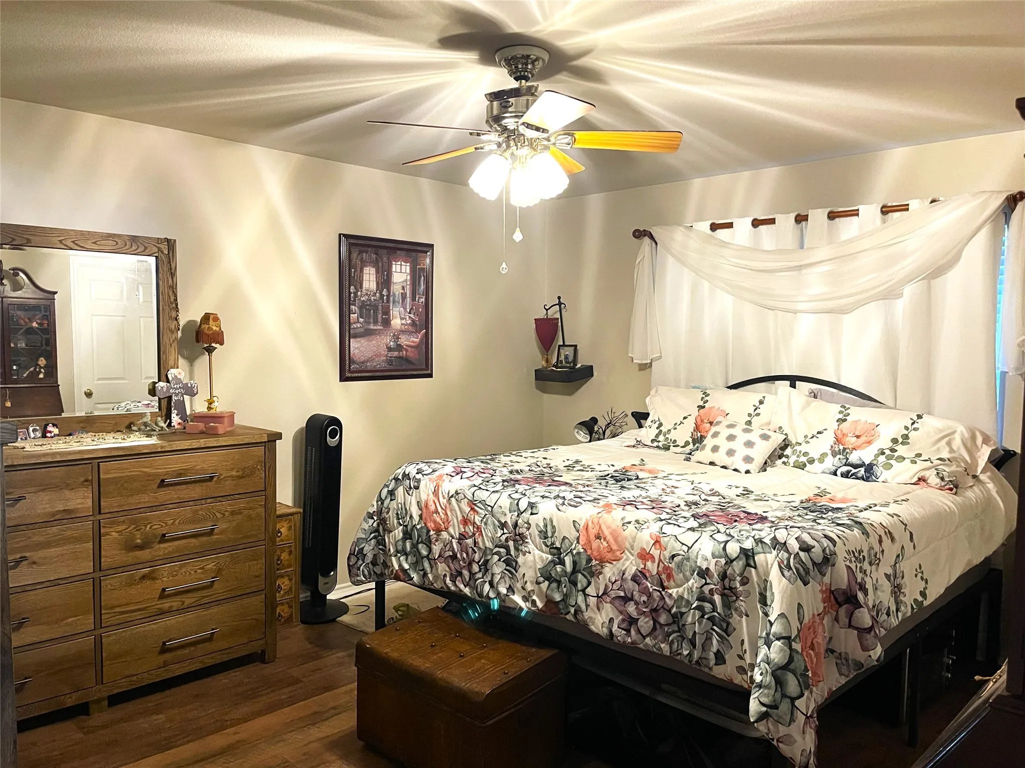 Single Family Residence For Sale in Freestone County , 403 N Hall Street, Fairfield, Texas 75840, 5 Bedrooms, 3 Bathrooms, 2 Garage spaces, 3,602 Sqft, built in 1975, Price $370,000, mls#21309375, Real Estate Agent in Fairfield, Homes For Sale in Freestone county, Homes For Sale in Fairfield, Realtor in Fairfield Texas, Real Estate Brokerage Independent Realty Texas, Luminita Cordes Realtor