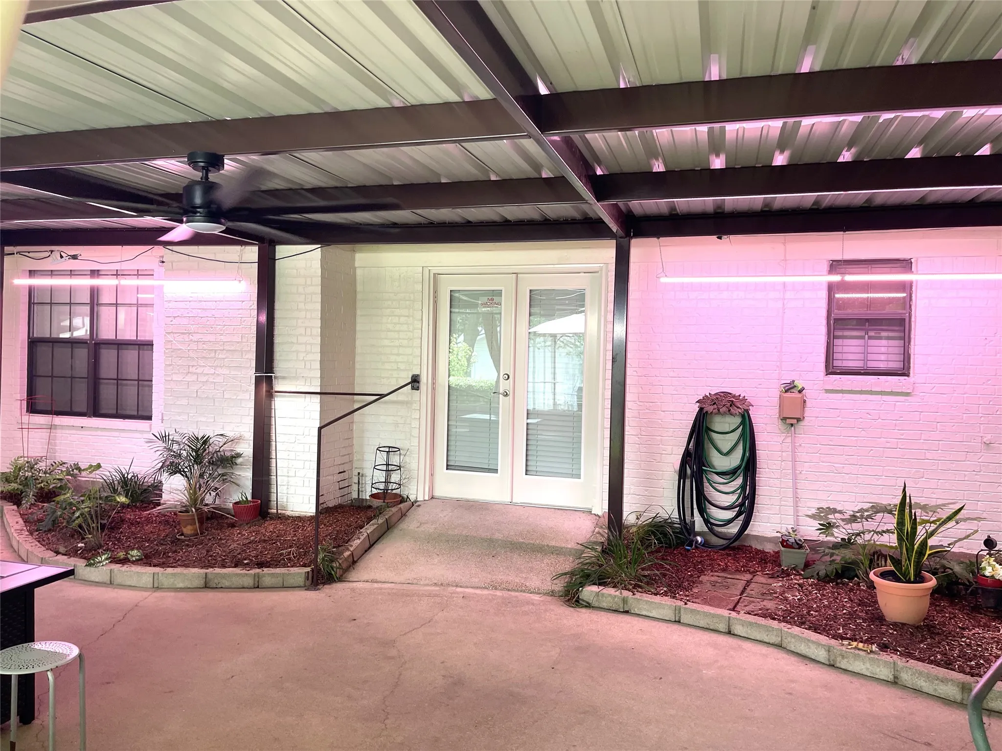 Single Family Residence For Sale in Freestone County , 403 N Hall Street, Fairfield, Texas 75840, 5 Bedrooms, 3 Bathrooms, 2 Garage spaces, 3,602 Sqft, built in 1975, Price $370,000, mls#21309375, Real Estate Agent in Fairfield, Homes For Sale in Freestone county, Homes For Sale in Fairfield, Realtor in Fairfield Texas, Real Estate Brokerage Independent Realty Texas, Luminita Cordes Realtor