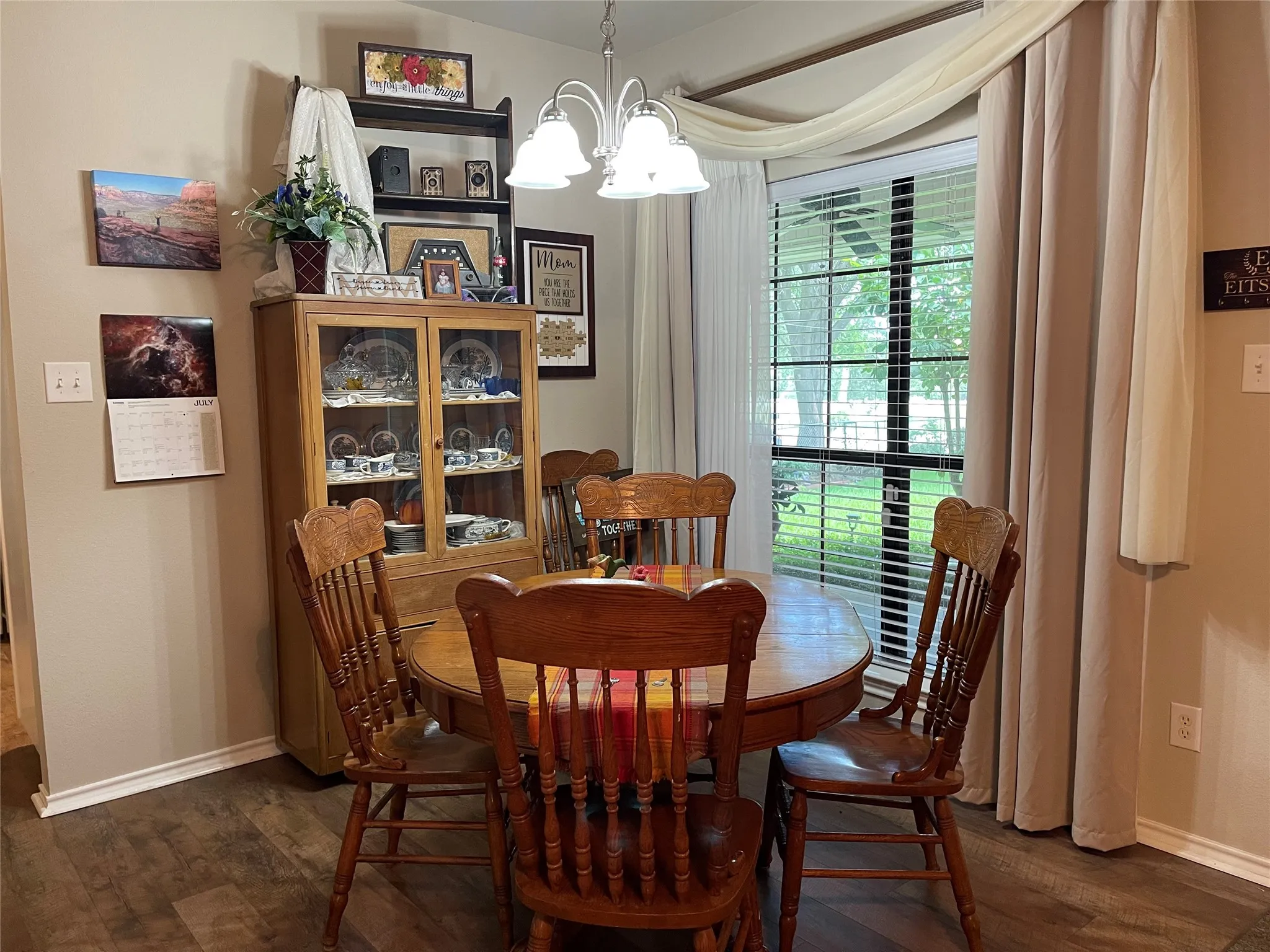 Single Family Residence For Sale in Freestone County , 403 N Hall Street, Fairfield, Texas 75840, 5 Bedrooms, 3 Bathrooms, 2 Garage spaces, 3,602 Sqft, built in 1975, Price $370,000, mls#21309375, Real Estate Agent in Fairfield, Homes For Sale in Freestone county, Homes For Sale in Fairfield, Realtor in Fairfield Texas, Real Estate Brokerage Independent Realty Texas, Luminita Cordes Realtor