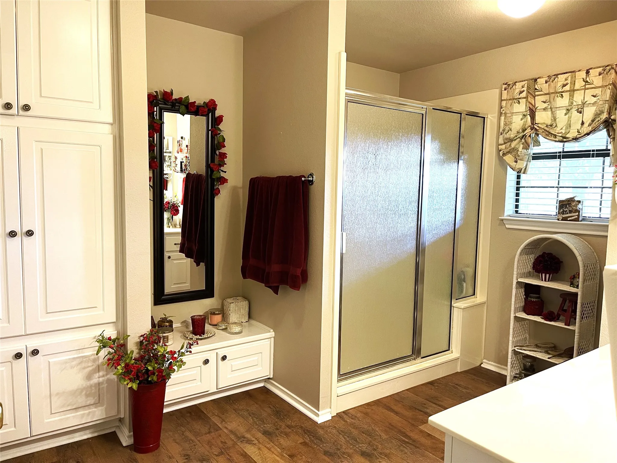 Single Family Residence For Sale in Freestone County , 403 N Hall Street, Fairfield, Texas 75840, 5 Bedrooms, 3 Bathrooms, 2 Garage spaces, 3,602 Sqft, built in 1975, Price $370,000, mls#21309375, Real Estate Agent in Fairfield, Homes For Sale in Freestone county, Homes For Sale in Fairfield, Realtor in Fairfield Texas, Real Estate Brokerage Independent Realty Texas, Luminita Cordes Realtor