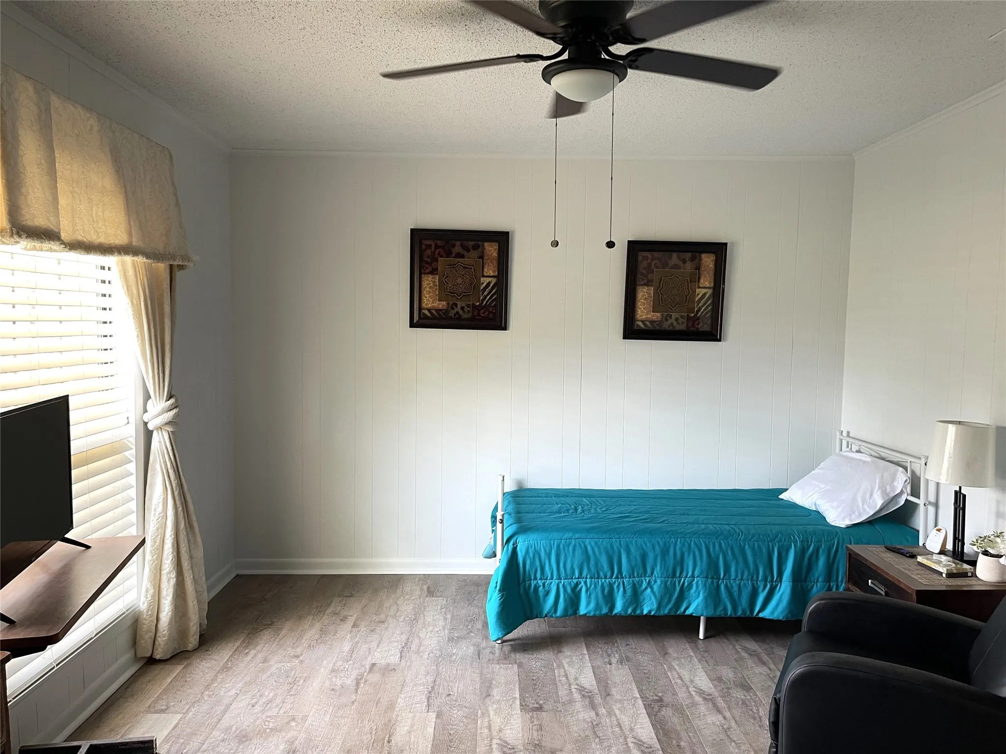 Single Family Residence For Sale in Freestone County , 403 N Hall Street, Fairfield, Texas 75840, 5 Bedrooms, 3 Bathrooms, 2 Garage spaces, 3,602 Sqft, built in 1975, Price $370,000, mls#21309375, Real Estate Agent in Fairfield, Homes For Sale in Freestone county, Homes For Sale in Fairfield, Realtor in Fairfield Texas, Real Estate Brokerage Independent Realty Texas, Luminita Cordes Realtor