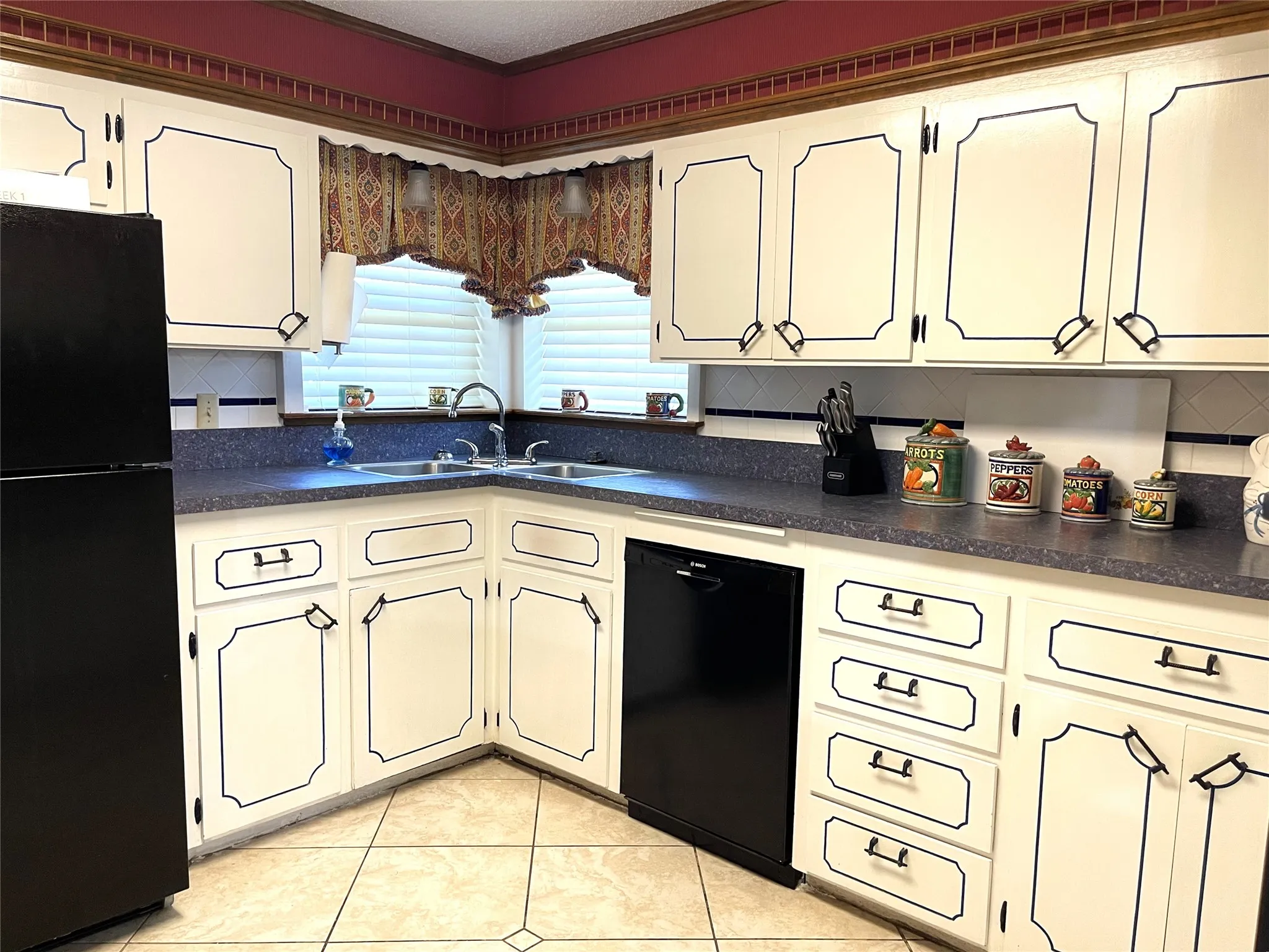 Single Family Residence For Sale in Freestone County , 403 N Hall Street, Fairfield, Texas 75840, 5 Bedrooms, 3 Bathrooms, 2 Garage spaces, 3,602 Sqft, built in 1975, Price $370,000, mls#21309375, Real Estate Agent in Fairfield, Homes For Sale in Freestone county, Homes For Sale in Fairfield, Realtor in Fairfield Texas, Real Estate Brokerage Independent Realty Texas, Luminita Cordes Realtor