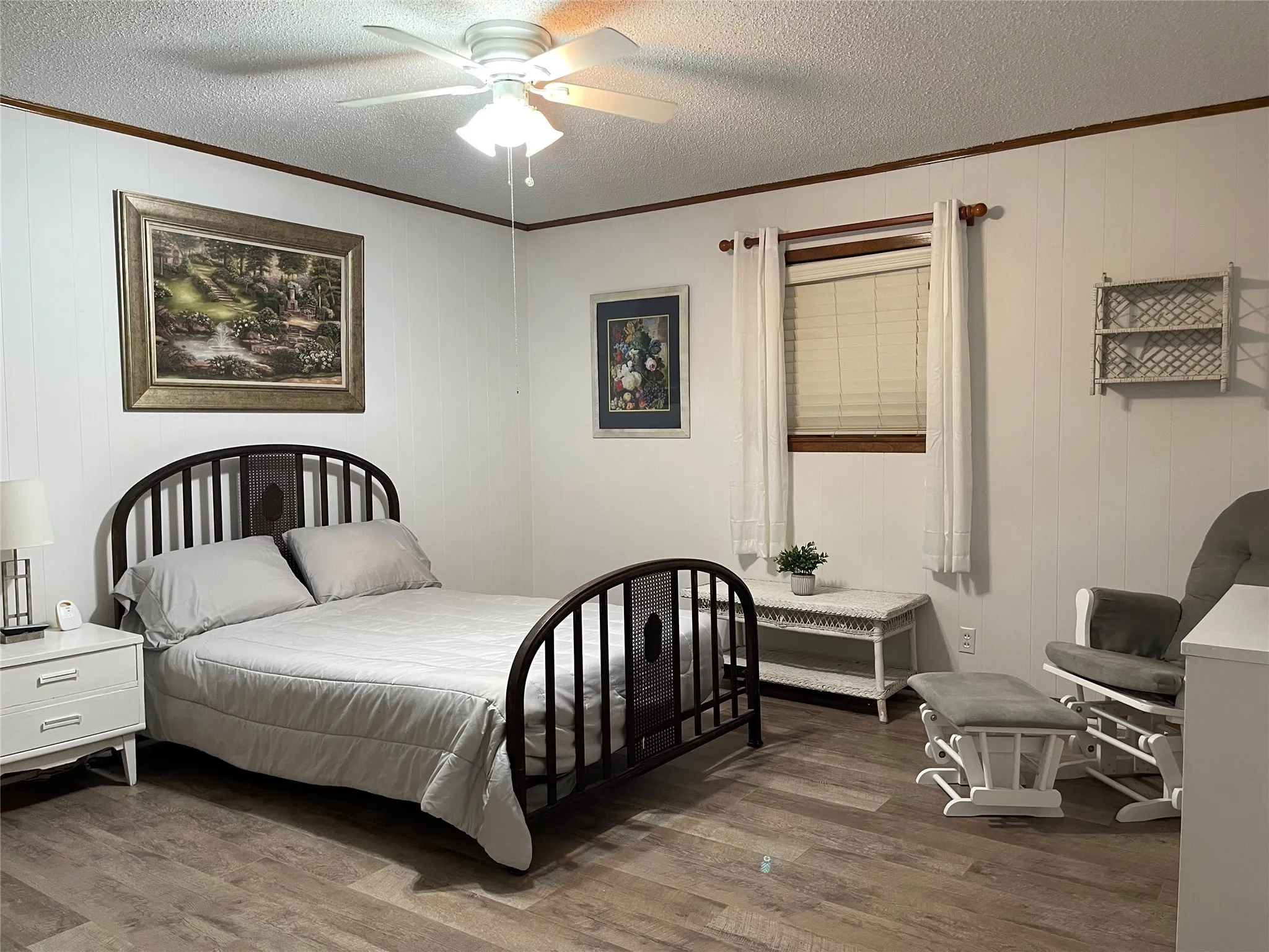 Single Family Residence For Sale in Freestone County , 403 N Hall Street, Fairfield, Texas 75840, 5 Bedrooms, 3 Bathrooms, 2 Garage spaces, 3,602 Sqft, built in 1975, Price $370,000, mls#21309375, Real Estate Agent in Fairfield, Homes For Sale in Freestone county, Homes For Sale in Fairfield, Realtor in Fairfield Texas, Real Estate Brokerage Independent Realty Texas, Luminita Cordes Realtor