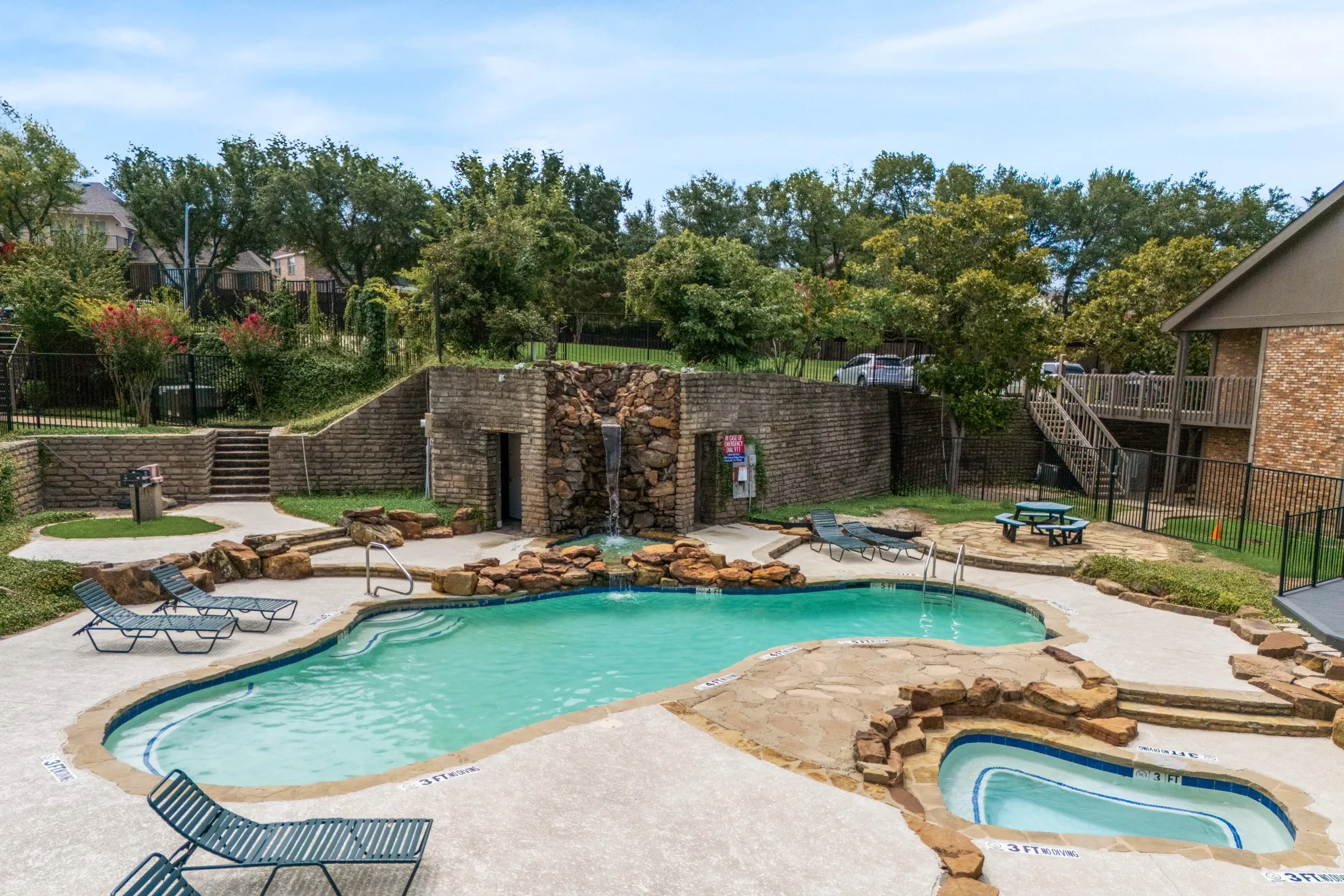 Condominium For Sale in Rockwall County , 928 Signal Ridge Place, Rockwall, Texas 75032, 2 Bedroom, 2 Bathroom, Garage spaces, 1,176 Sqft, built in 1983, Price $239,900, mls#21315613, Real Estate Agent in Rockwall, Homes For Sale in Rockwall county, Homes For Sale in Rockwall, Realtor in Rockwall Texas, Real Estate Brokerage Independent Realty Texas, Luminita Cordes Realtor