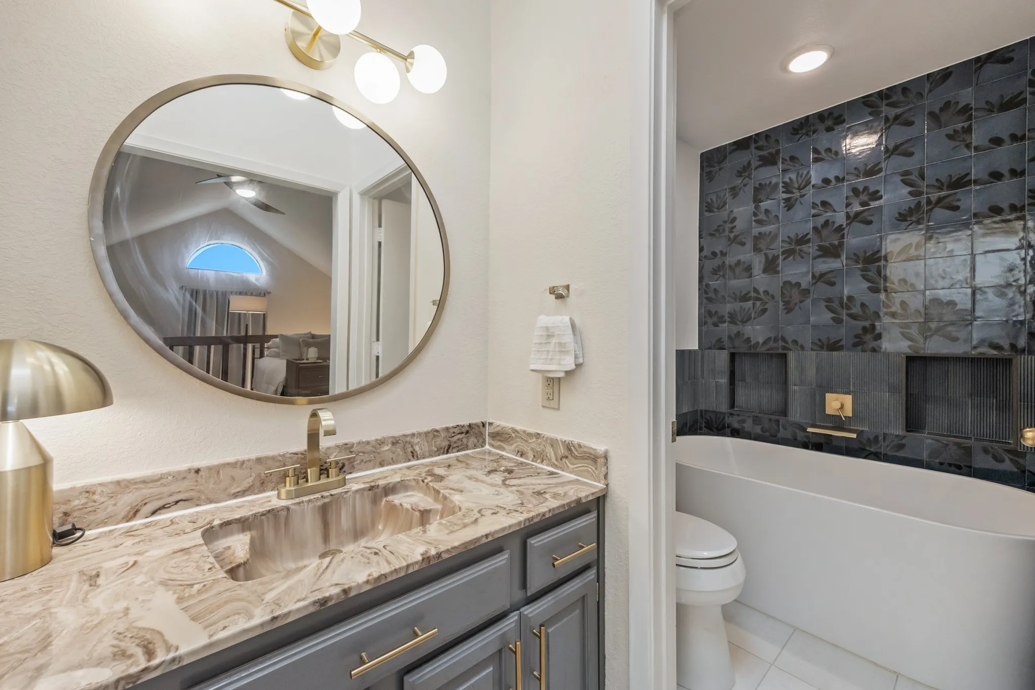 Condominium For Sale in Rockwall County , 928 Signal Ridge Place, Rockwall, Texas 75032, 2 Bedroom, 2 Bathroom, Garage spaces, 1,176 Sqft, built in 1983, Price $239,900, mls#21315613, Real Estate Agent in Rockwall, Homes For Sale in Rockwall county, Homes For Sale in Rockwall, Realtor in Rockwall Texas, Real Estate Brokerage Independent Realty Texas, Luminita Cordes Realtor