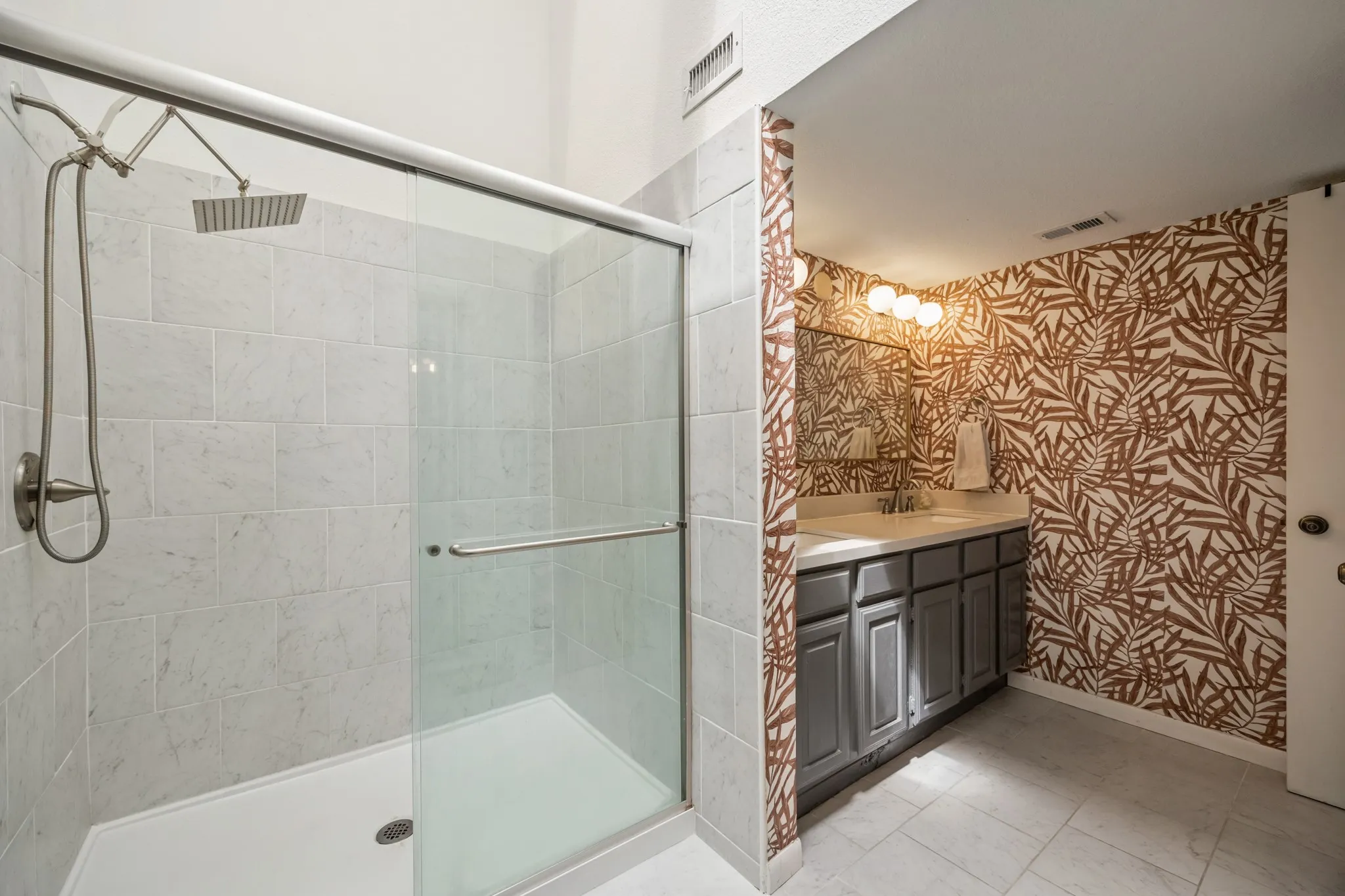 Condominium For Sale in Rockwall County , 928 Signal Ridge Place, Rockwall, Texas 75032, 2 Bedroom, 2 Bathroom, Garage spaces, 1,176 Sqft, built in 1983, Price $239,900, mls#21315613, Real Estate Agent in Rockwall, Homes For Sale in Rockwall county, Homes For Sale in Rockwall, Realtor in Rockwall Texas, Real Estate Brokerage Independent Realty Texas, Luminita Cordes Realtor