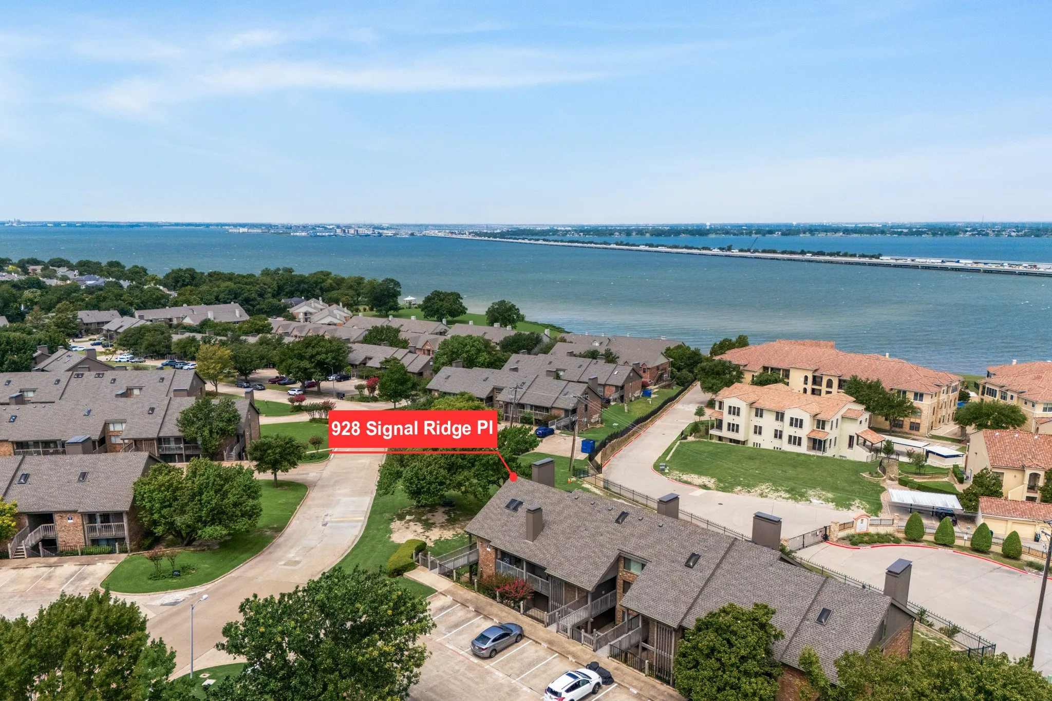 Condominium For Sale in Rockwall County , 928 Signal Ridge Place, Rockwall, Texas 75032, 2 Bedroom, 2 Bathroom, Garage spaces, 1,176 Sqft, built in 1983, Price $239,900, mls#21315613, Real Estate Agent in Rockwall, Homes For Sale in Rockwall county, Homes For Sale in Rockwall, Realtor in Rockwall Texas, Real Estate Brokerage Independent Realty Texas, Luminita Cordes Realtor