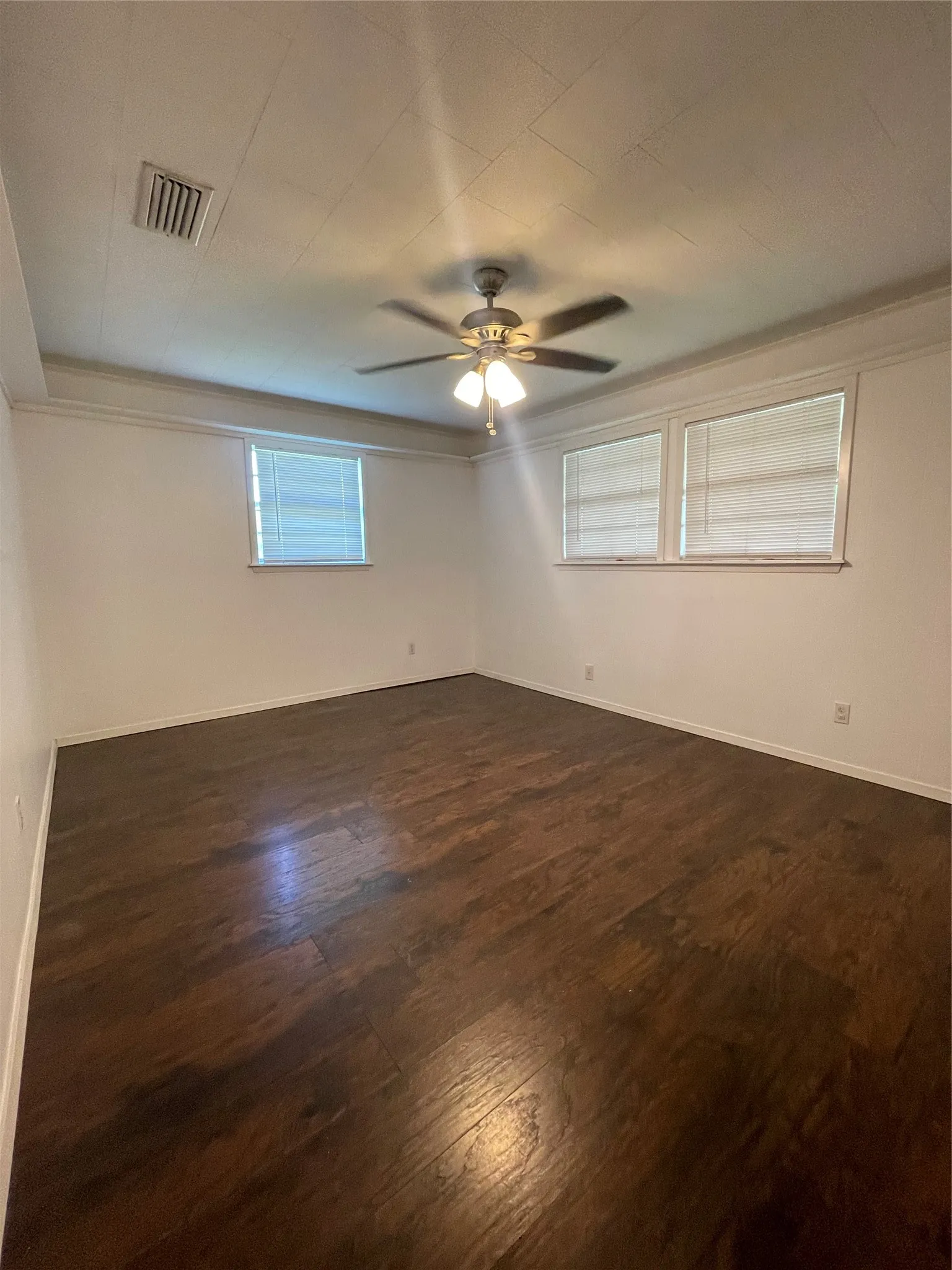 Single Family Residence For Sale in Rockwall County , 403 Live Oak Street, Royse City, Texas 75189, 2 Bedrooms, 1 Bathroom, 1 Garage spaces, 1,152 Sqft, built in 1982, Price $195,000, mls#21314917, Real Estate Agent in Royse City, Homes For Sale in Rockwall county, Homes For Sale in Royse City, Realtor in Royse City Texas, Real Estate Brokerage Independent Realty Texas, Luminita Cordes Realtor
