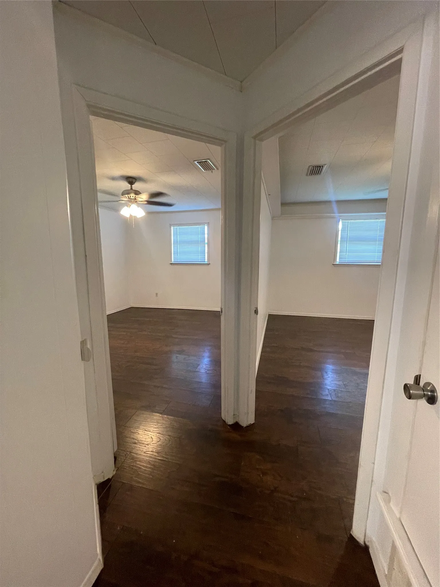 Single Family Residence For Sale in Rockwall County , 403 Live Oak Street, Royse City, Texas 75189, 2 Bedrooms, 1 Bathroom, 1 Garage spaces, 1,152 Sqft, built in 1982, Price $195,000, mls#21314917, Real Estate Agent in Royse City, Homes For Sale in Rockwall county, Homes For Sale in Royse City, Realtor in Royse City Texas, Real Estate Brokerage Independent Realty Texas, Luminita Cordes Realtor