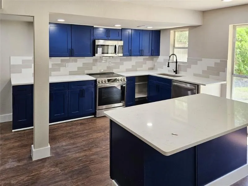 Single Family Residence For Sale in Denton County , 1914 Emerson Lane, Denton, Texas 76209, 4 Bedroom, 3 Bathroom, Garage spaces, 2,759 Sqft, built in 1965, mls#21317484, Real Estate Agent in Denton, Homes For Sale in Denton county, Homes For Sale in Denton, Realtor in Denton Texas, Real Estate Brokerage Independent Realty Texas, Luminita Cordes Realtor