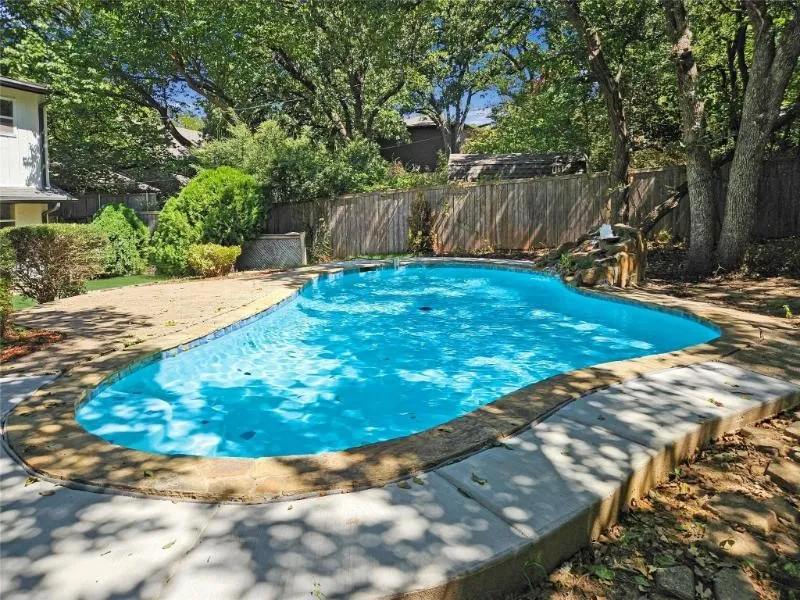 Single Family Residence For Sale in Denton County , 1914 Emerson Lane, Denton, Texas 76209, 4 Bedroom, 3 Bathroom, Garage spaces, 2,759 Sqft, built in 1965, mls#21317484, Real Estate Agent in Denton, Homes For Sale in Denton county, Homes For Sale in Denton, Realtor in Denton Texas, Real Estate Brokerage Independent Realty Texas, Luminita Cordes Realtor