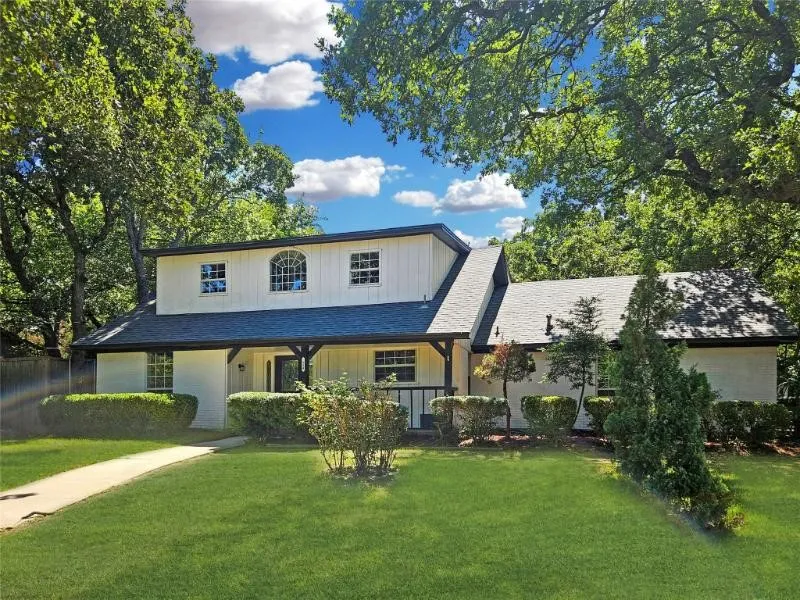 Single Family Residence For Sale in Denton County , 1914 Emerson Lane, Denton, Texas 76209, 4 Bedroom, 3 Bathroom, Garage spaces, 2,759 Sqft, built in 1965, mls#21317484, Real Estate Agent in Denton, Homes For Sale in Denton county, Homes For Sale in Denton, Realtor in Denton Texas, Real Estate Brokerage Independent Realty Texas, Luminita Cordes Realtor