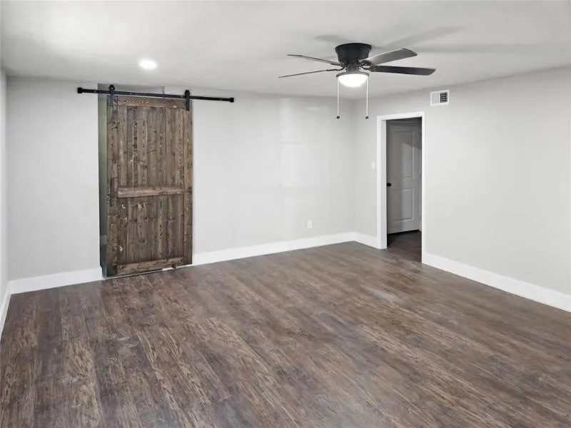 Single Family Residence For Sale in Denton County , 1914 Emerson Lane, Denton, Texas 76209, 4 Bedroom, 3 Bathroom, Garage spaces, 2,759 Sqft, built in 1965, mls#21317484, Real Estate Agent in Denton, Homes For Sale in Denton county, Homes For Sale in Denton, Realtor in Denton Texas, Real Estate Brokerage Independent Realty Texas, Luminita Cordes Realtor