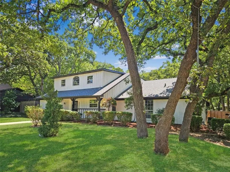 Single Family Residence For Sale in Denton County , 1914 Emerson Lane, Denton, Texas 76209, 4 Bedroom, 3 Bathroom, Garage spaces, 2,759 Sqft, built in 1965, mls#21317484, Real Estate Agent in Denton, Homes For Sale in Denton county, Homes For Sale in Denton, Realtor in Denton Texas, Real Estate Brokerage Independent Realty Texas, Luminita Cordes Realtor