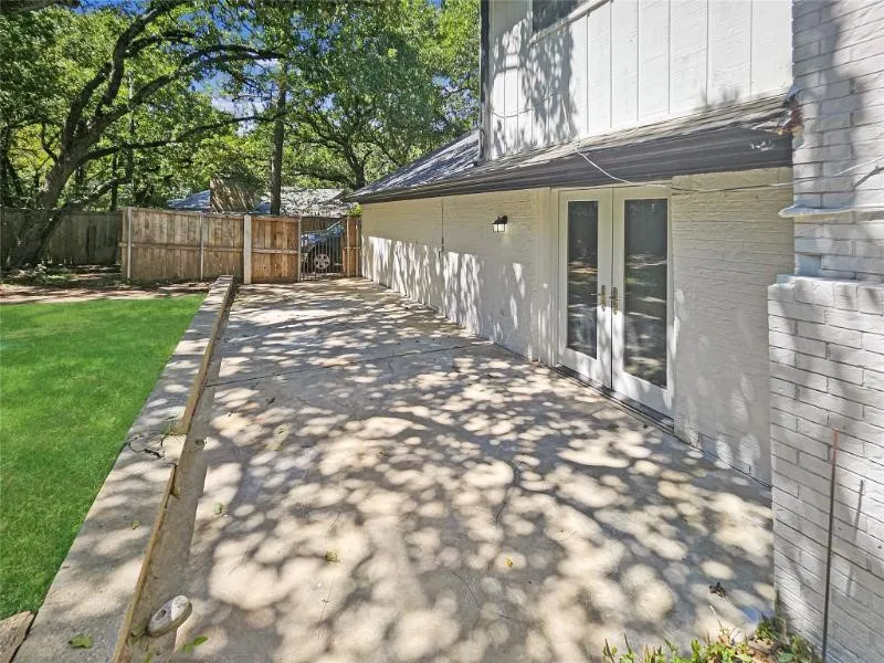 Single Family Residence For Sale in Denton County , 1914 Emerson Lane, Denton, Texas 76209, 4 Bedroom, 3 Bathroom, Garage spaces, 2,759 Sqft, built in 1965, mls#21317484, Real Estate Agent in Denton, Homes For Sale in Denton county, Homes For Sale in Denton, Realtor in Denton Texas, Real Estate Brokerage Independent Realty Texas, Luminita Cordes Realtor
