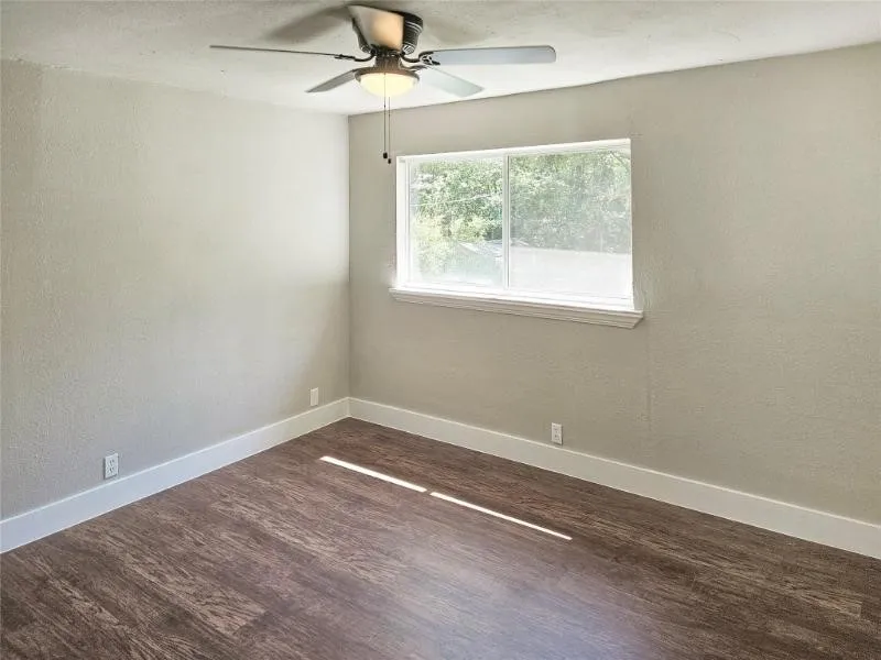 Single Family Residence For Sale in Denton County , 1914 Emerson Lane, Denton, Texas 76209, 4 Bedroom, 3 Bathroom, Garage spaces, 2,759 Sqft, built in 1965, mls#21317484, Real Estate Agent in Denton, Homes For Sale in Denton county, Homes For Sale in Denton, Realtor in Denton Texas, Real Estate Brokerage Independent Realty Texas, Luminita Cordes Realtor
