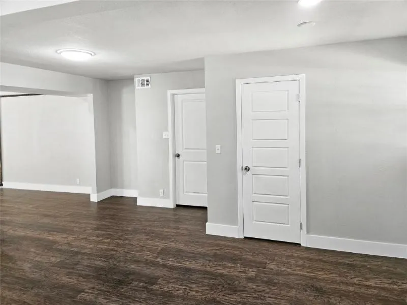 Single Family Residence For Sale in Denton County , 1914 Emerson Lane, Denton, Texas 76209, 4 Bedroom, 3 Bathroom, Garage spaces, 2,759 Sqft, built in 1965, mls#21317484, Real Estate Agent in Denton, Homes For Sale in Denton county, Homes For Sale in Denton, Realtor in Denton Texas, Real Estate Brokerage Independent Realty Texas, Luminita Cordes Realtor