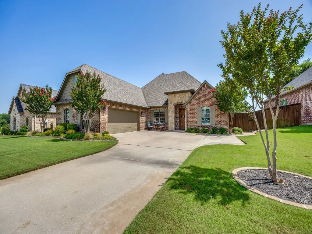 Single Family Residence For Sale in Grayson County , 2924 Overland Trail, Sherman, Texas 75092, 3 Bedroom, 2 Bathroom, 2 Garage spaces, 2,662 Sqft, built in 2013, mls#21301624, Real Estate Agent in Sherman, Homes For Sale in Grayson county, Homes For Sale in Sherman, Realtor in Sherman Texas, Real Estate Brokerage Independent Realty Texas, Luminita Cordes Realtor