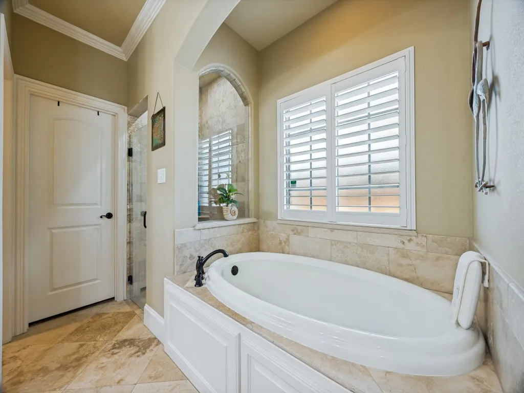 Single Family Residence For Sale in Grayson County , 2924 Overland Trail, Sherman, Texas 75092, 3 Bedroom, 2 Bathroom, 2 Garage spaces, 2,662 Sqft, built in 2013, mls#21301624, Real Estate Agent in Sherman, Homes For Sale in Grayson county, Homes For Sale in Sherman, Realtor in Sherman Texas, Real Estate Brokerage Independent Realty Texas, Luminita Cordes Realtor