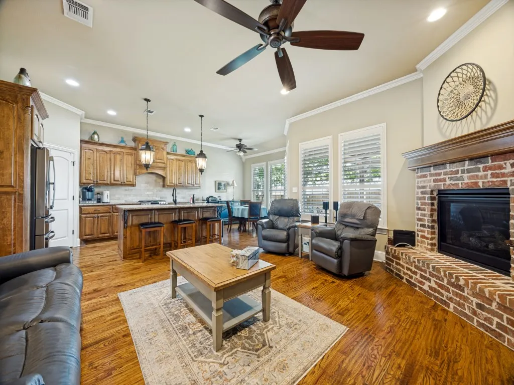 Single Family Residence For Sale in Grayson County , 2924 Overland Trail, Sherman, Texas 75092, 3 Bedroom, 2 Bathroom, 2 Garage spaces, 2,662 Sqft, built in 2013, mls#21301624, Real Estate Agent in Sherman, Homes For Sale in Grayson county, Homes For Sale in Sherman, Realtor in Sherman Texas, Real Estate Brokerage Independent Realty Texas, Luminita Cordes Realtor