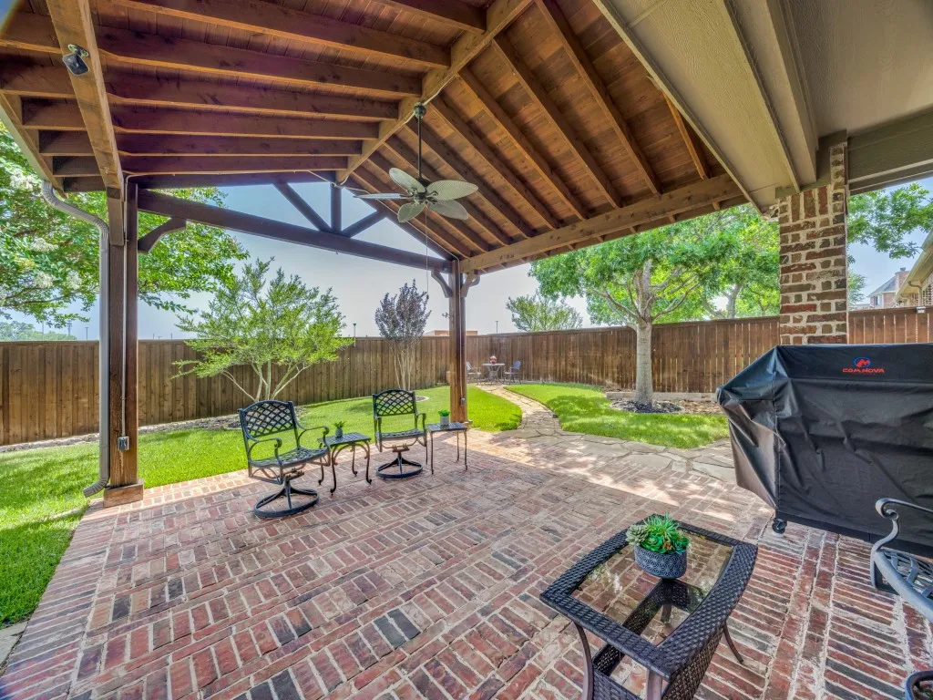 Single Family Residence For Sale in Grayson County , 2924 Overland Trail, Sherman, Texas 75092, 3 Bedroom, 2 Bathroom, 2 Garage spaces, 2,662 Sqft, built in 2013, mls#21301624, Real Estate Agent in Sherman, Homes For Sale in Grayson county, Homes For Sale in Sherman, Realtor in Sherman Texas, Real Estate Brokerage Independent Realty Texas, Luminita Cordes Realtor