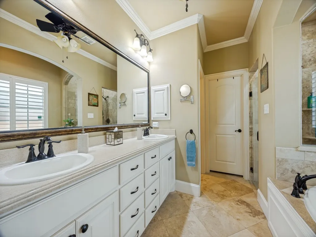 Single Family Residence For Sale in Grayson County , 2924 Overland Trail, Sherman, Texas 75092, 3 Bedroom, 2 Bathroom, 2 Garage spaces, 2,662 Sqft, built in 2013, mls#21301624, Real Estate Agent in Sherman, Homes For Sale in Grayson county, Homes For Sale in Sherman, Realtor in Sherman Texas, Real Estate Brokerage Independent Realty Texas, Luminita Cordes Realtor