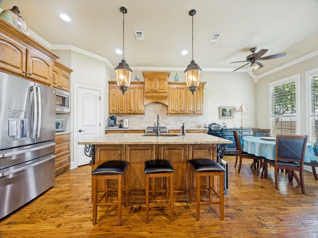 Single Family Residence For Sale in Grayson County , 2924 Overland Trail, Sherman, Texas 75092, 3 Bedroom, 2 Bathroom, 2 Garage spaces, 2,662 Sqft, built in 2013, mls#21301624, Real Estate Agent in Sherman, Homes For Sale in Grayson county, Homes For Sale in Sherman, Realtor in Sherman Texas, Real Estate Brokerage Independent Realty Texas, Luminita Cordes Realtor