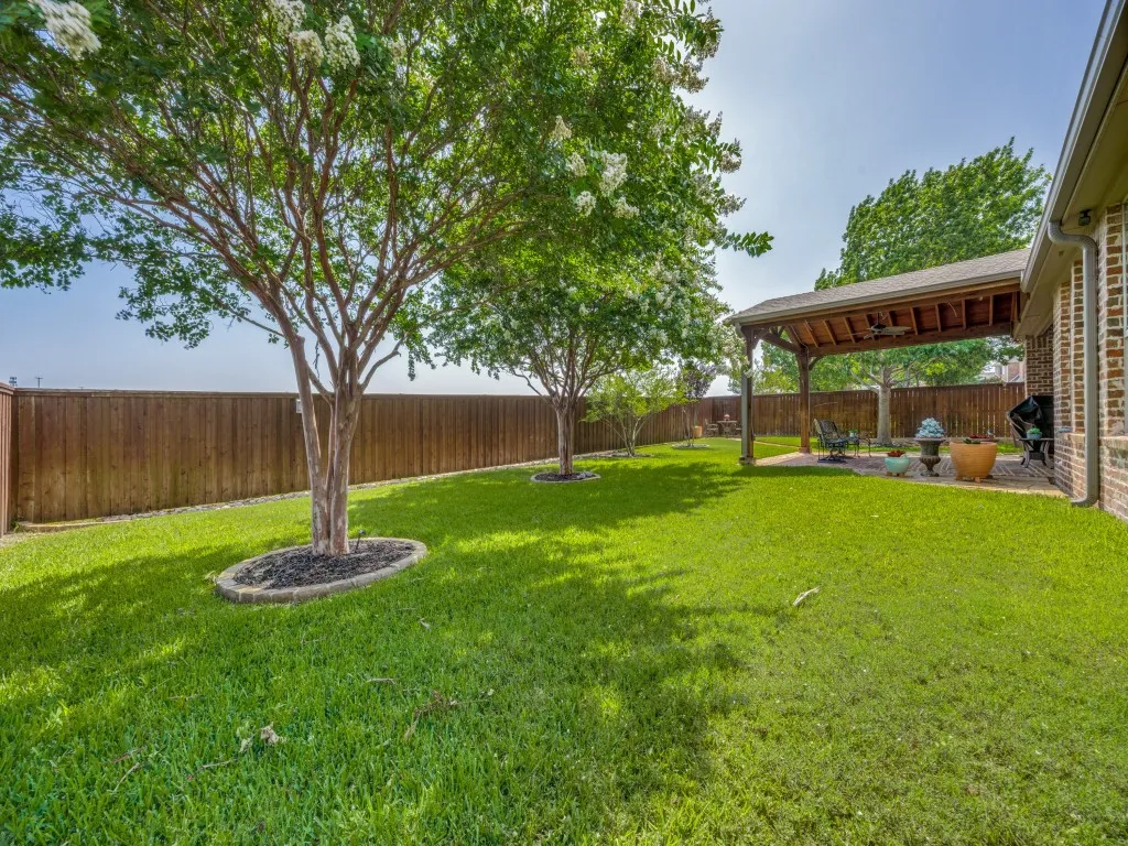 Single Family Residence For Sale in Grayson County , 2924 Overland Trail, Sherman, Texas 75092, 3 Bedroom, 2 Bathroom, 2 Garage spaces, 2,662 Sqft, built in 2013, mls#21301624, Real Estate Agent in Sherman, Homes For Sale in Grayson county, Homes For Sale in Sherman, Realtor in Sherman Texas, Real Estate Brokerage Independent Realty Texas, Luminita Cordes Realtor