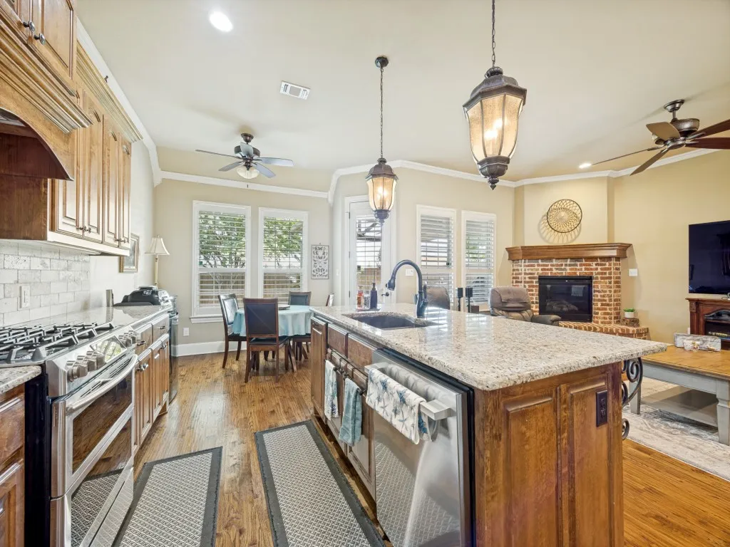 Single Family Residence For Sale in Grayson County , 2924 Overland Trail, Sherman, Texas 75092, 3 Bedroom, 2 Bathroom, 2 Garage spaces, 2,662 Sqft, built in 2013, mls#21301624, Real Estate Agent in Sherman, Homes For Sale in Grayson county, Homes For Sale in Sherman, Realtor in Sherman Texas, Real Estate Brokerage Independent Realty Texas, Luminita Cordes Realtor