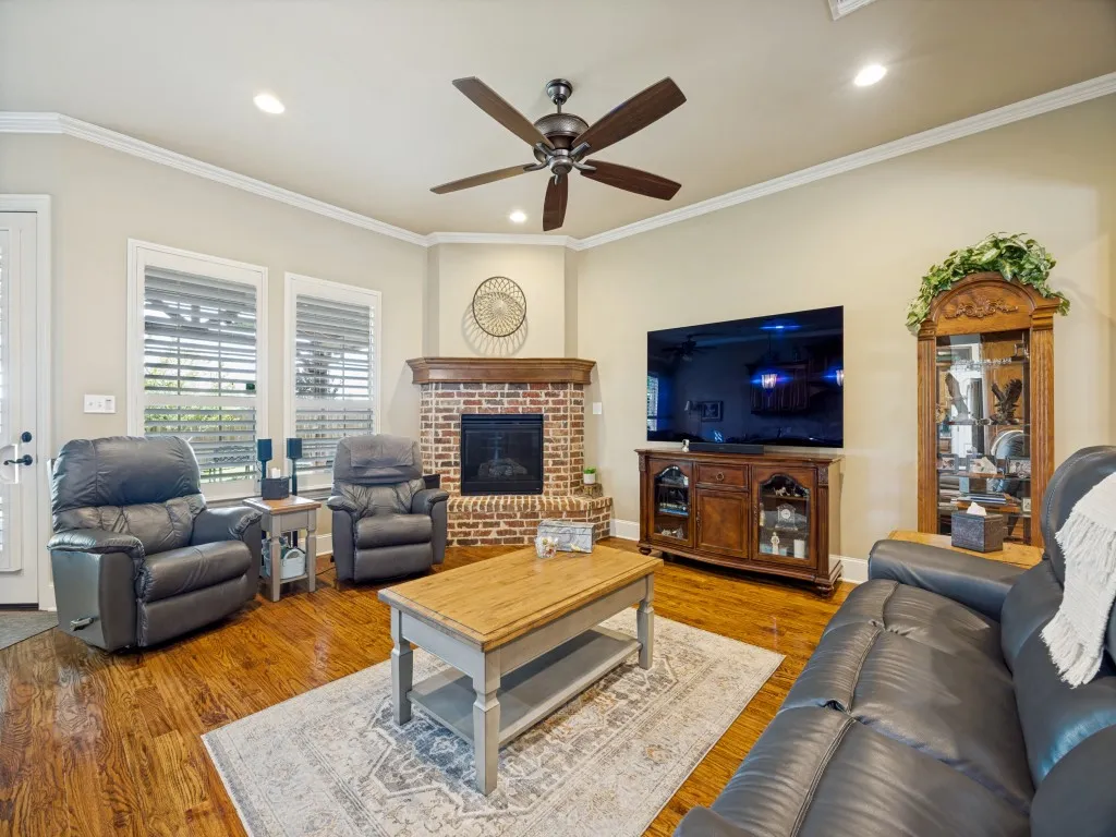 Single Family Residence For Sale in Grayson County , 2924 Overland Trail, Sherman, Texas 75092, 3 Bedroom, 2 Bathroom, 2 Garage spaces, 2,662 Sqft, built in 2013, mls#21301624, Real Estate Agent in Sherman, Homes For Sale in Grayson county, Homes For Sale in Sherman, Realtor in Sherman Texas, Real Estate Brokerage Independent Realty Texas, Luminita Cordes Realtor