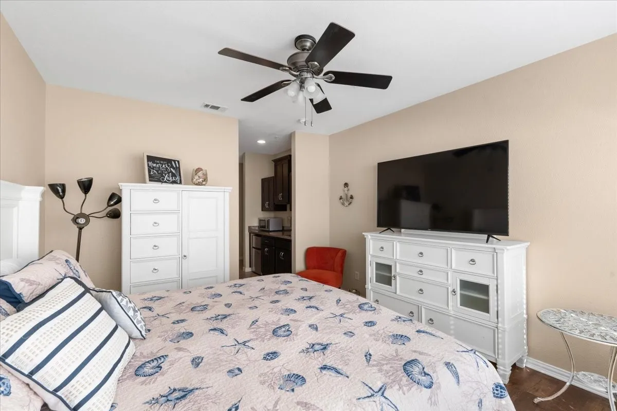 Condominium For Sale in Navarro County , 9900 Northshore Boulevard 3108, Corsicana, Texas 75109, 3 Bedrooms, 3 Bathrooms, Garage spaces, 1,617 Sqft, built in 2012, Price $330,000, mls#21316836, Real Estate Agent in Corsicana, Homes For Sale in Navarro county, Homes For Sale in Corsicana, Realtor in Corsicana Texas, Real Estate Brokerage Independent Realty Texas, Luminita Cordes Realtor