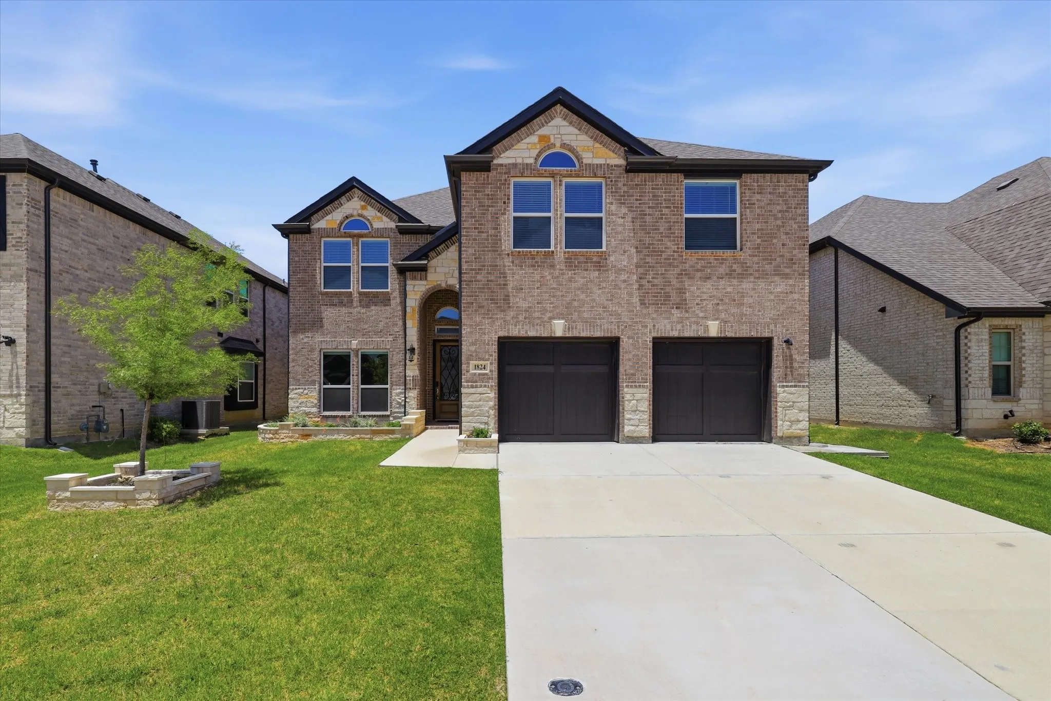 Single Family Residence For Sale in Denton County , 1824 Valencia Drive, Little Elm, Texas 75068, 6 Bedroom, 4 Bathroom, 2 Garage spaces, 3,505 Sqft, built in 2024, mls#21316016, Real Estate Agent in Little Elm, Homes For Sale in Denton county, Homes For Sale in Little Elm, Realtor in Little Elm Texas, Real Estate Brokerage Independent Realty Texas, Luminita Cordes Realtor