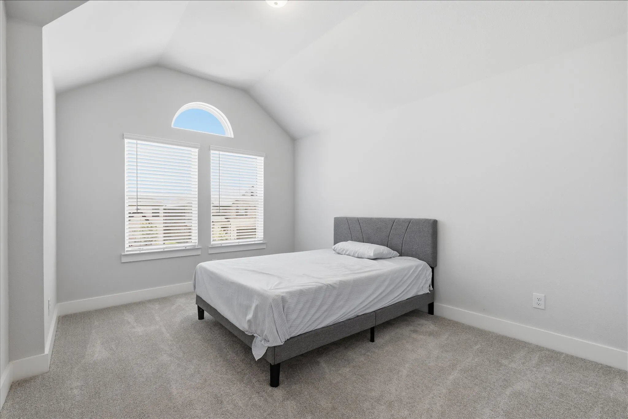 Single Family Residence For Sale in Denton County , 1824 Valencia Drive, Little Elm, Texas 75068, 6 Bedroom, 4 Bathroom, 2 Garage spaces, 3,505 Sqft, built in 2024, mls#21316016, Real Estate Agent in Little Elm, Homes For Sale in Denton county, Homes For Sale in Little Elm, Realtor in Little Elm Texas, Real Estate Brokerage Independent Realty Texas, Luminita Cordes Realtor