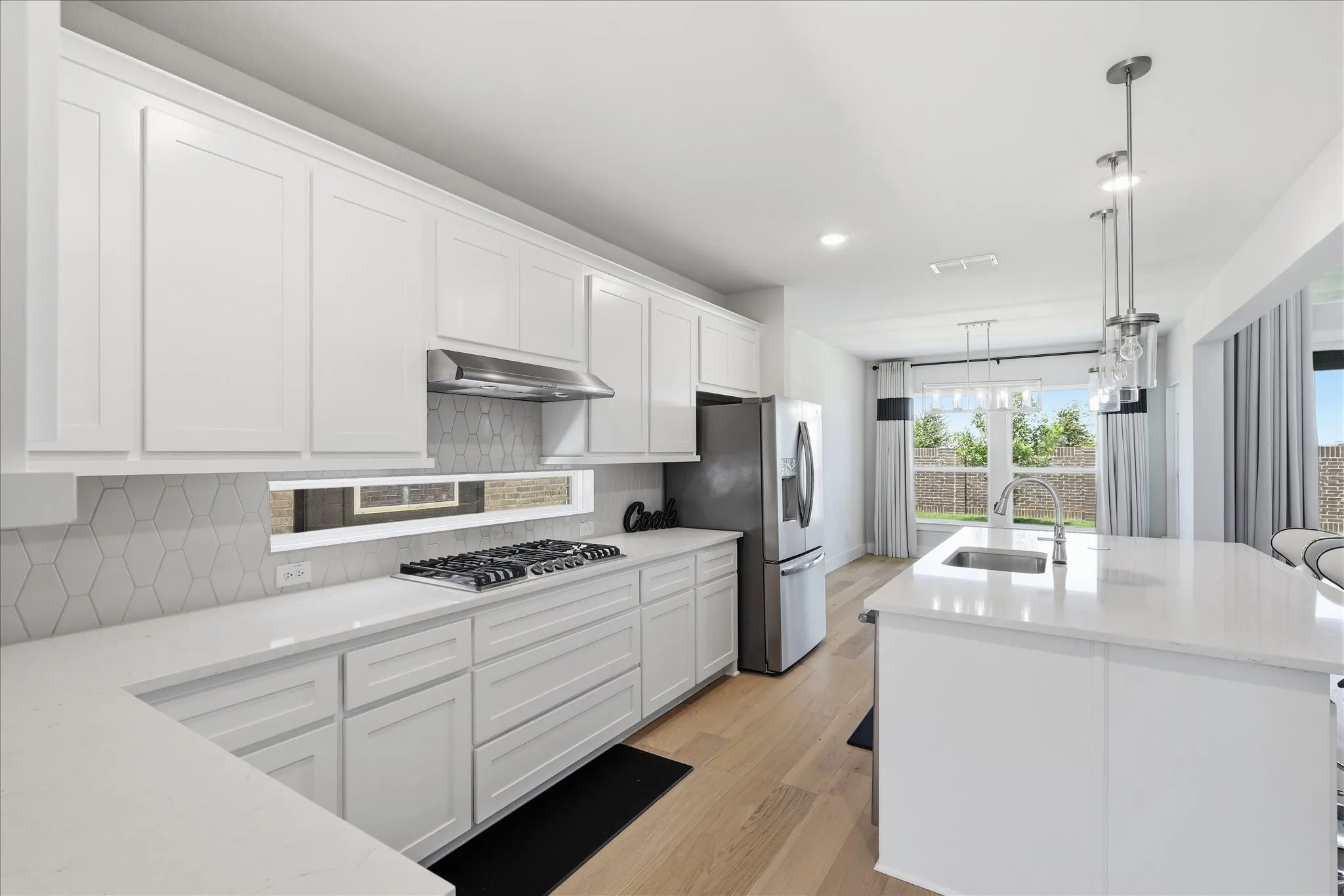 Single Family Residence For Sale in Denton County , 1824 Valencia Drive, Little Elm, Texas 75068, 6 Bedroom, 4 Bathroom, 2 Garage spaces, 3,505 Sqft, built in 2024, mls#21316016, Real Estate Agent in Little Elm, Homes For Sale in Denton county, Homes For Sale in Little Elm, Realtor in Little Elm Texas, Real Estate Brokerage Independent Realty Texas, Luminita Cordes Realtor