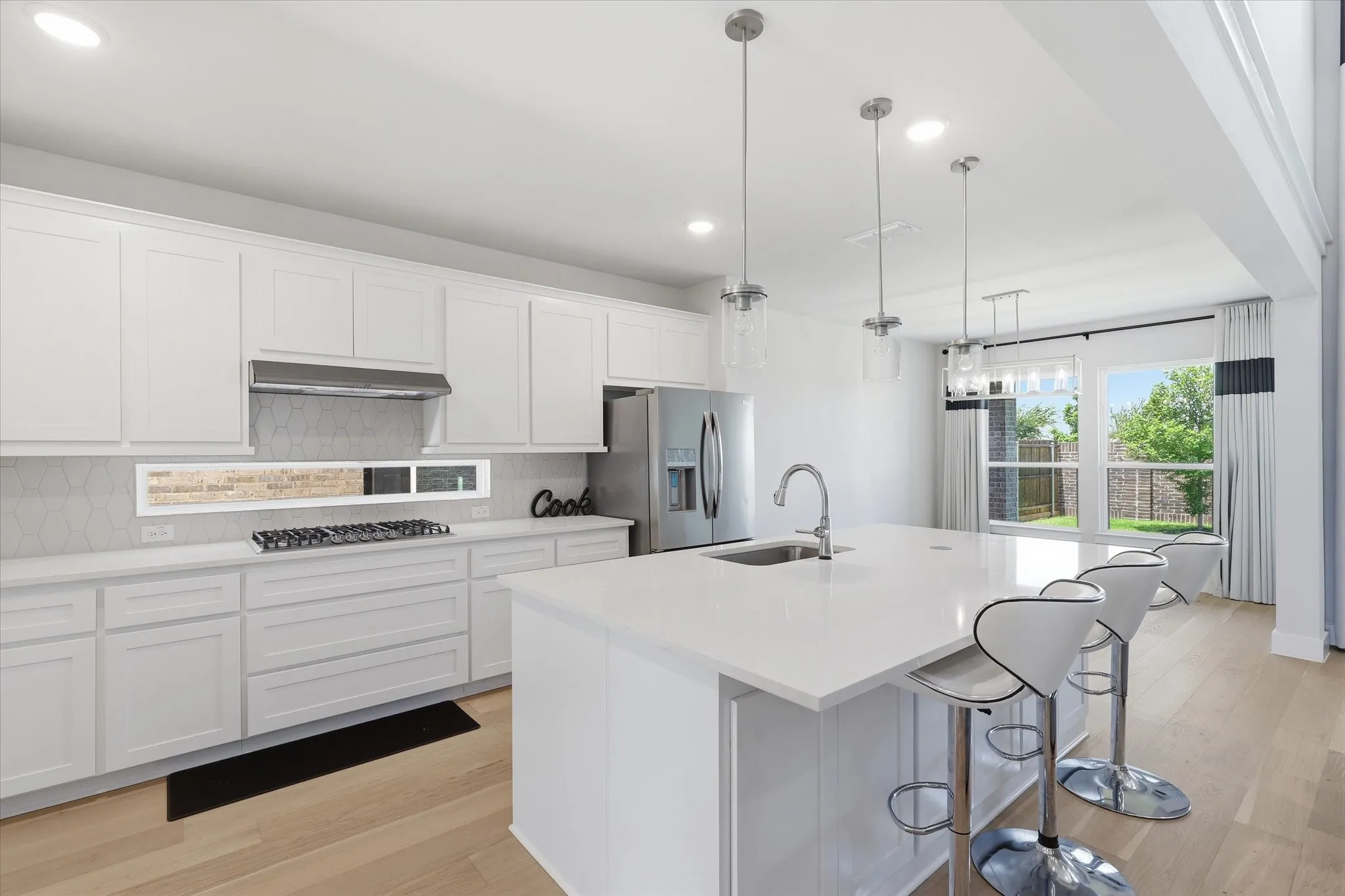 Single Family Residence For Sale in Denton County , 1824 Valencia Drive, Little Elm, Texas 75068, 6 Bedroom, 4 Bathroom, 2 Garage spaces, 3,505 Sqft, built in 2024, mls#21316016, Real Estate Agent in Little Elm, Homes For Sale in Denton county, Homes For Sale in Little Elm, Realtor in Little Elm Texas, Real Estate Brokerage Independent Realty Texas, Luminita Cordes Realtor