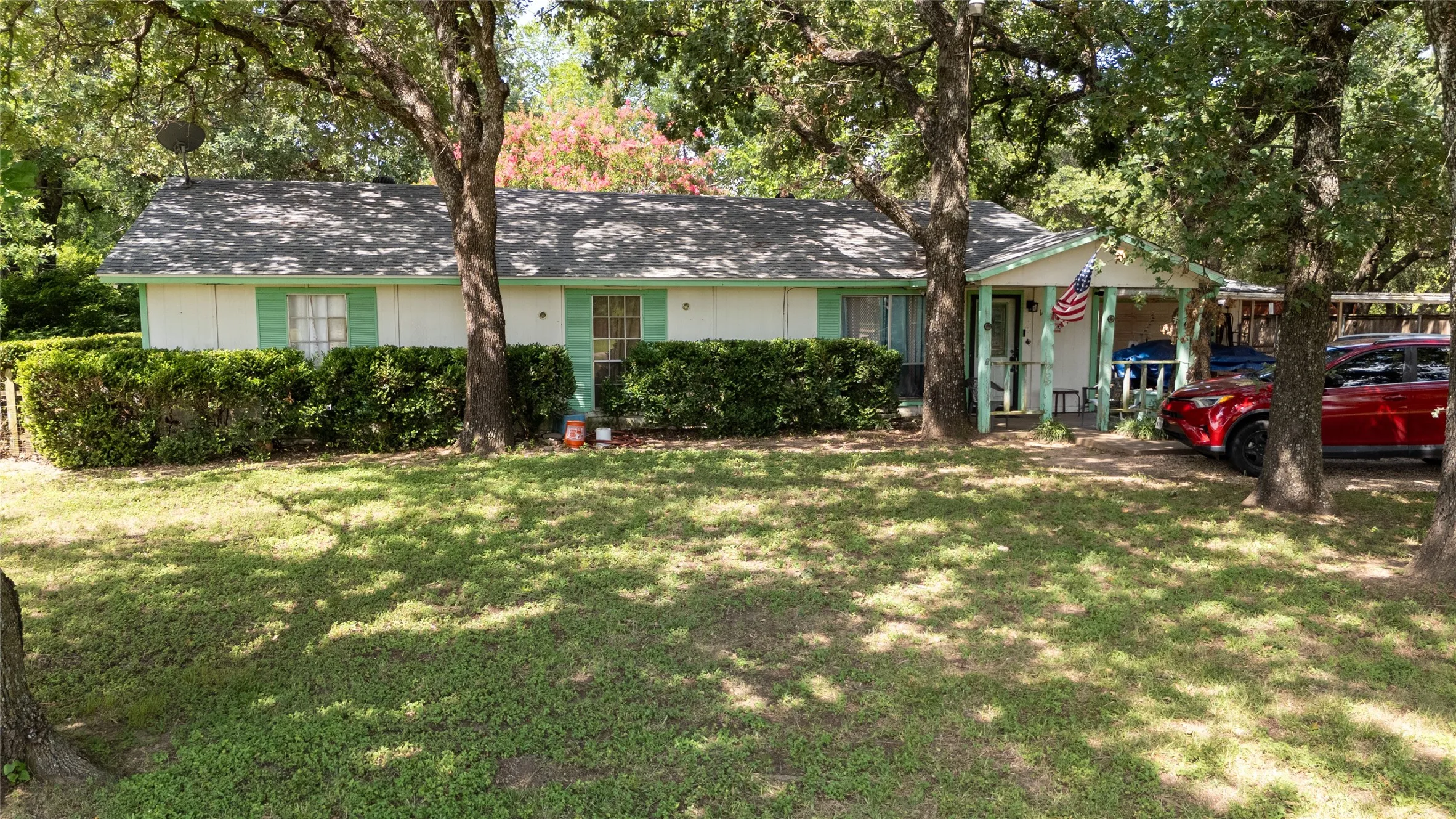 Single Family Residence For Sale in Dallas County , 14034 Vida Lane, Dallas, Texas 75253, 4 Bedroom, 2 Bathroom, 4 Garage spaces, 1,700 Sqft, built in 1978, mls#21304954, Real Estate Agent in Dallas, Homes For Sale in Dallas county, Homes For Sale in Dallas, Realtor in Dallas Texas, Real Estate Brokerage Independent Realty Texas, Luminita Cordes Realtor