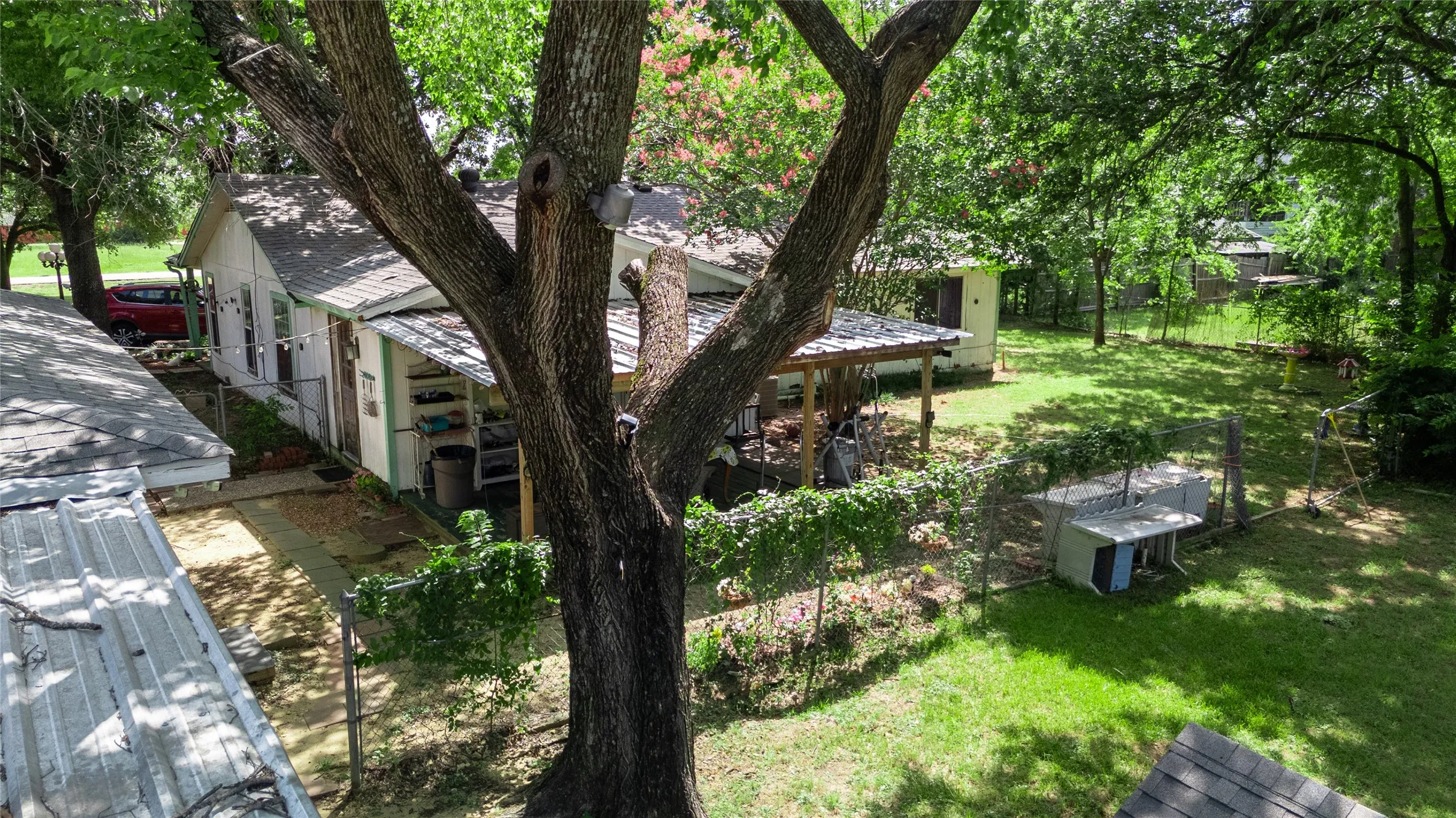 Single Family Residence For Sale in Dallas County , 14034 Vida Lane, Dallas, Texas 75253, 4 Bedroom, 2 Bathroom, 4 Garage spaces, 1,700 Sqft, built in 1978, mls#21304954, Real Estate Agent in Dallas, Homes For Sale in Dallas county, Homes For Sale in Dallas, Realtor in Dallas Texas, Real Estate Brokerage Independent Realty Texas, Luminita Cordes Realtor