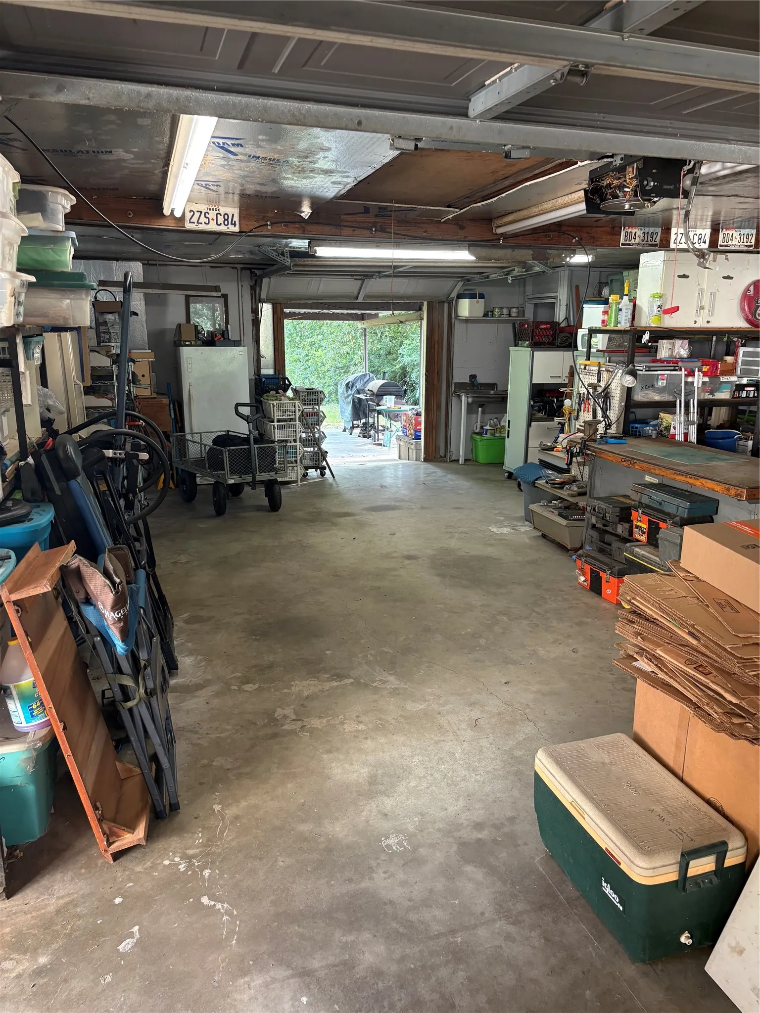 768 Sq foot detached garage/workshop.
Electric, water with seperate water cut off and a Water closet.