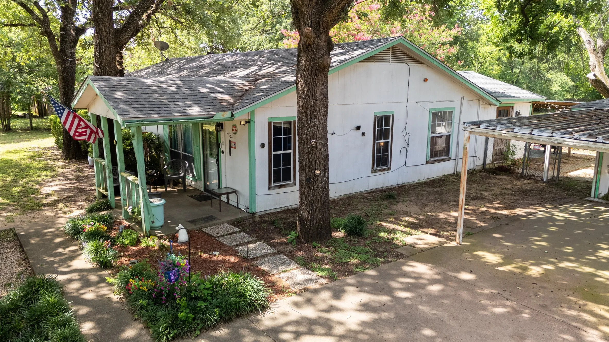 Single Family Residence For Sale in Dallas County , 14034 Vida Lane, Dallas, Texas 75253, 4 Bedroom, 2 Bathroom, 4 Garage spaces, 1,700 Sqft, built in 1978, mls#21304954, Real Estate Agent in Dallas, Homes For Sale in Dallas county, Homes For Sale in Dallas, Realtor in Dallas Texas, Real Estate Brokerage Independent Realty Texas, Luminita Cordes Realtor