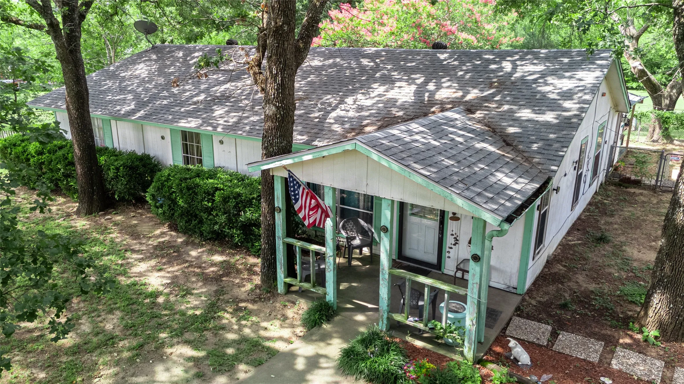 Single Family Residence For Sale in Dallas County , 14034 Vida Lane, Dallas, Texas 75253, 4 Bedroom, 2 Bathroom, 4 Garage spaces, 1,700 Sqft, built in 1978, mls#21304954, Real Estate Agent in Dallas, Homes For Sale in Dallas county, Homes For Sale in Dallas, Realtor in Dallas Texas, Real Estate Brokerage Independent Realty Texas, Luminita Cordes Realtor