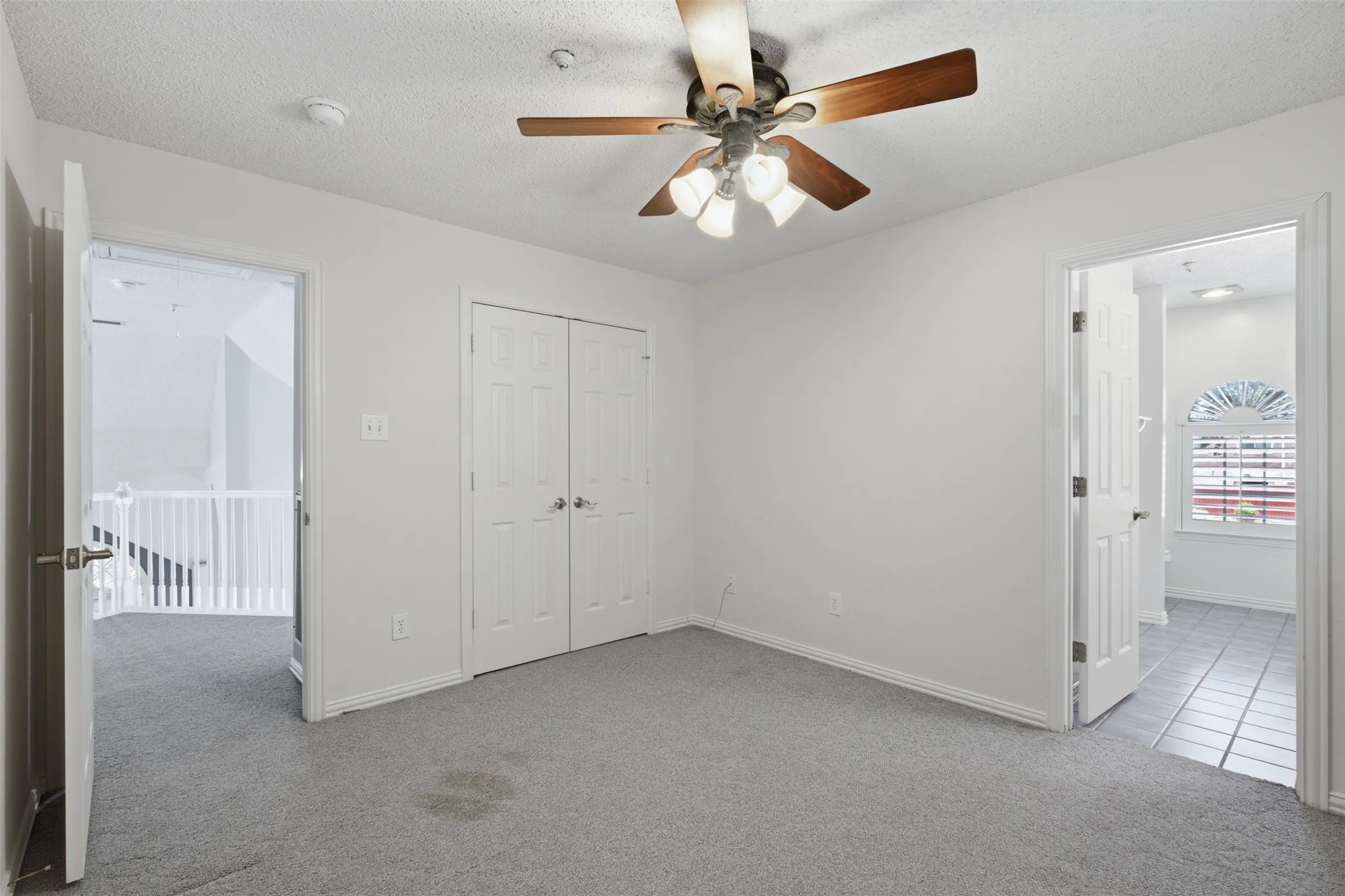 Single Family Residence For Sale in Dallas County , 14584 Blueberry Court, Addison, Texas 75001, 3 Bedroom, 3 Bathroom, 2 Garage spaces, 1,751 Sqft, built in 1994, mls#21317740, Real Estate Agent in Addison, Homes For Sale in Dallas county, Homes For Sale in Addison, Realtor in Addison Texas, Real Estate Brokerage Independent Realty Texas, Luminita Cordes Realtor